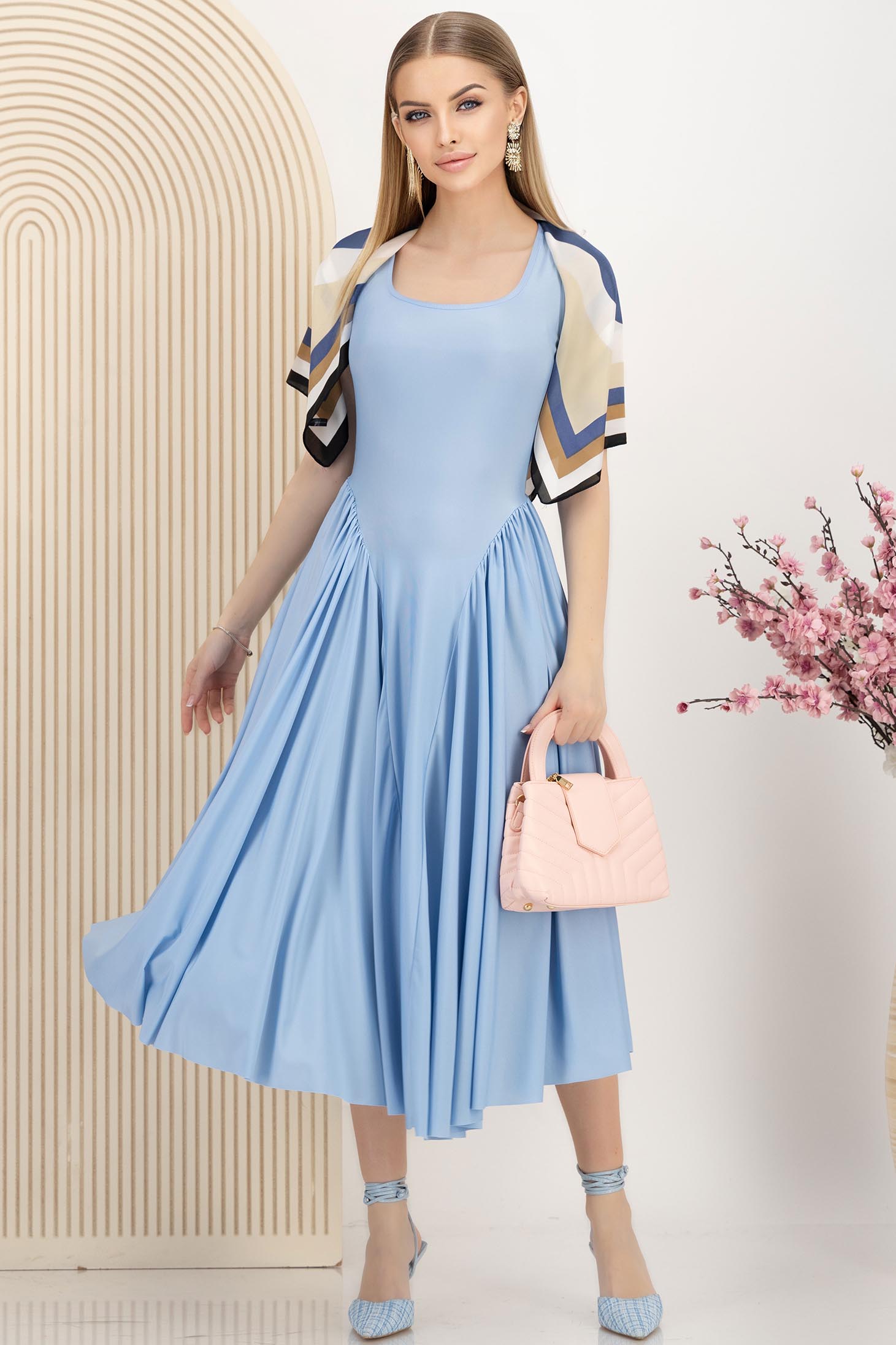 Rochie din lycra albastru-deschis midi in clos 2 - StarShinerS.ro