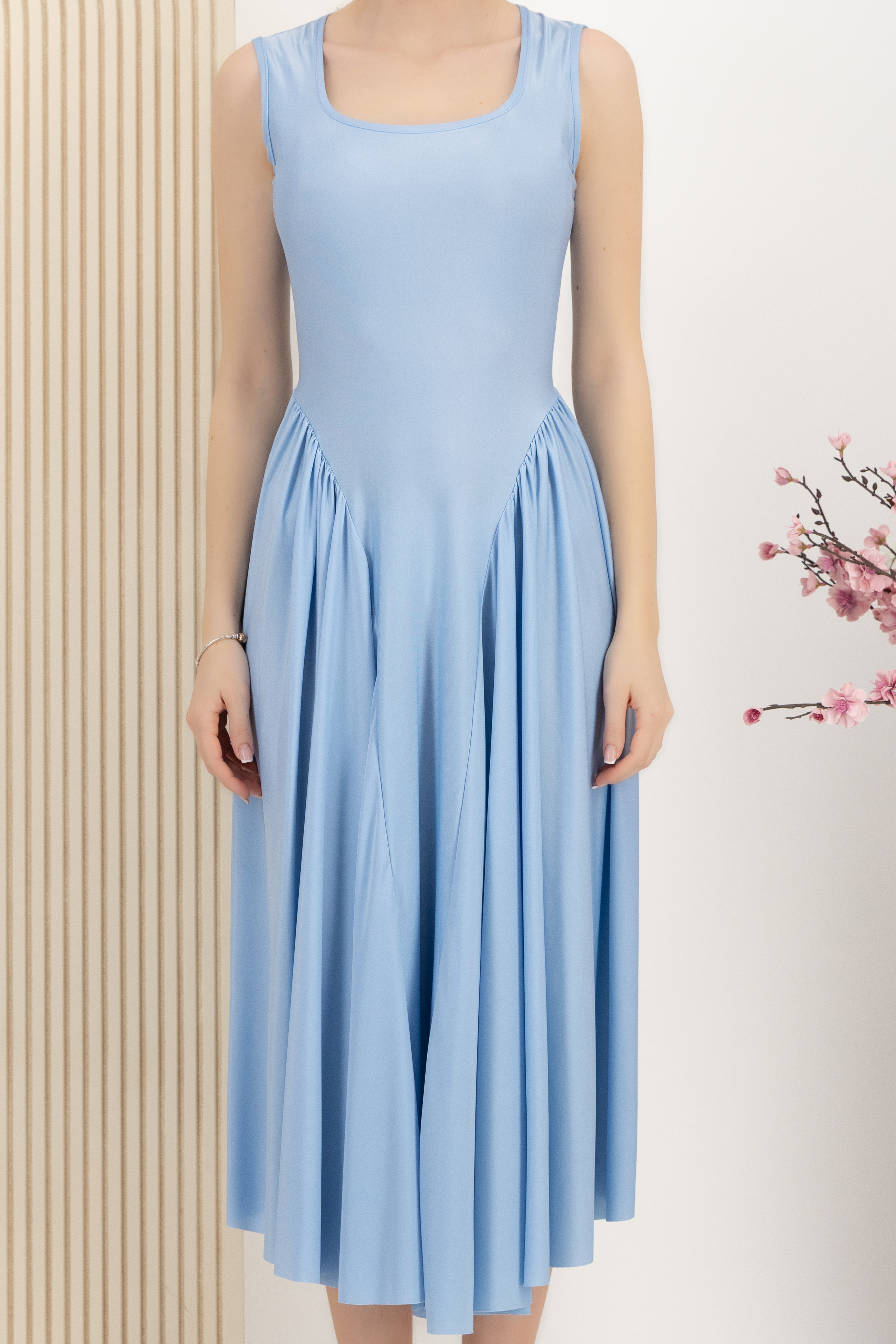 Rochie din lycra albastru-deschis midi in clos 5 - StarShinerS.ro