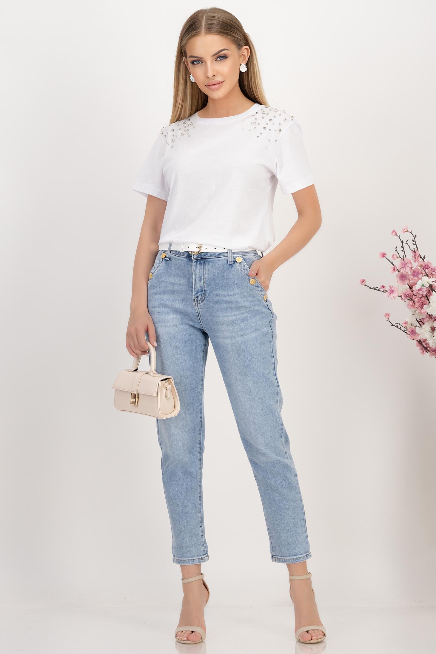 Blugi lungi Mom Fit albastri cu accesoriu tip curea si nasturi decorativi 2 - StarShinerS.ro