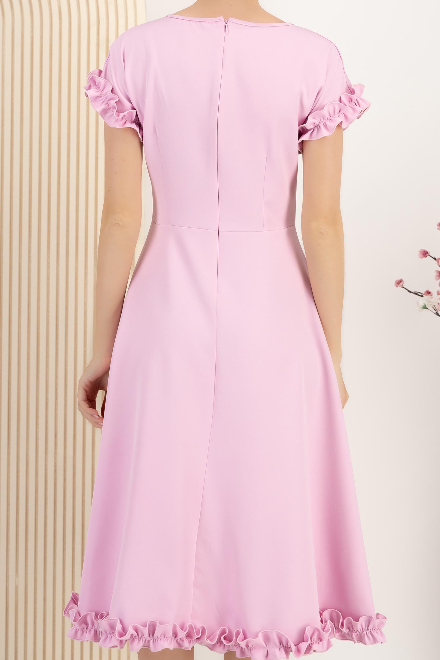 Rochie din stofa elastica roz-deschis midi in clos cu volanase - StarShinerS 5 - StarShinerS.ro