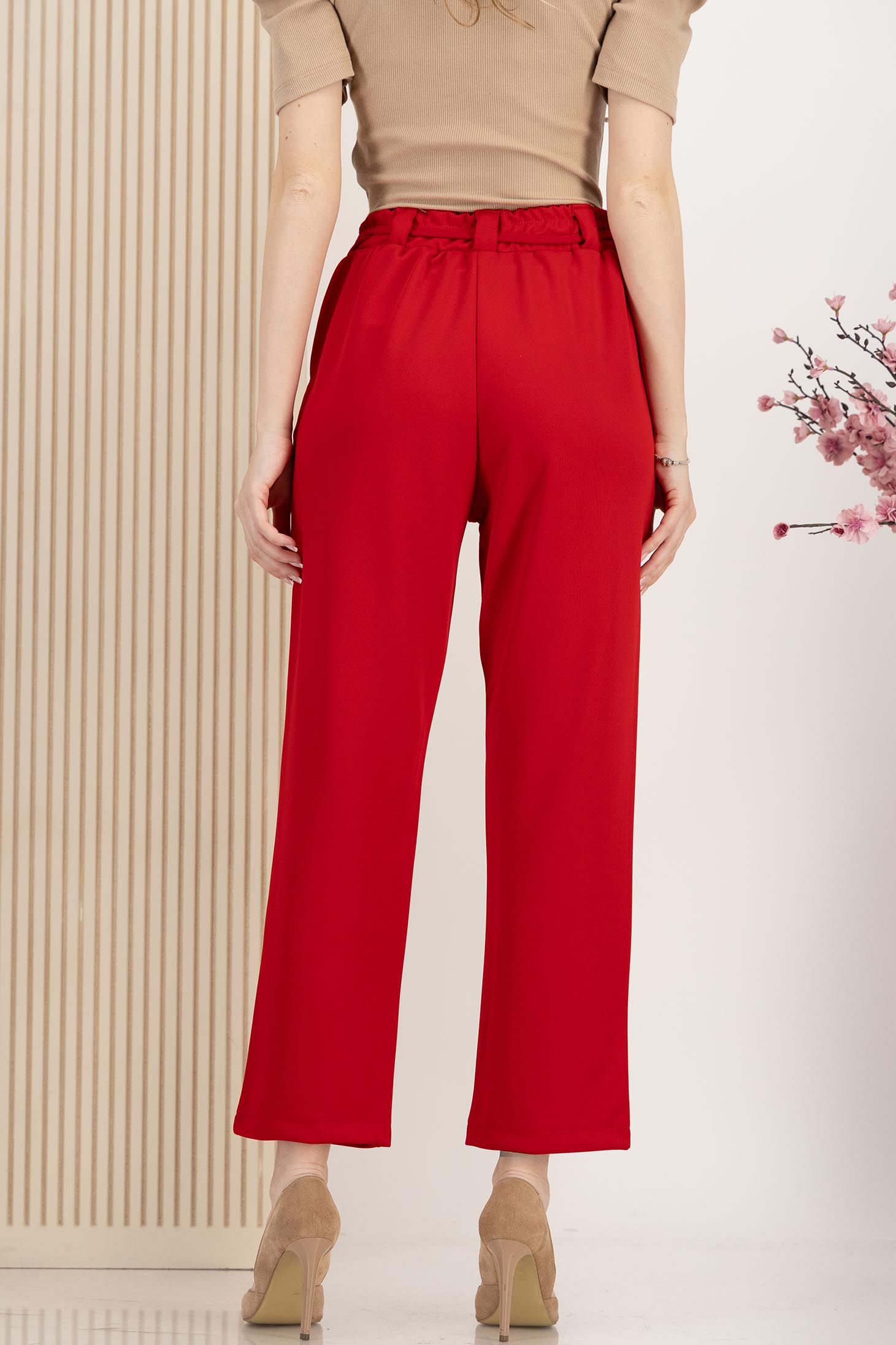 Pantaloni lungi din stofa elastica rosii cu elastic in talie si cordon detasabil cu floare maxi 4 - StarShinerS.ro