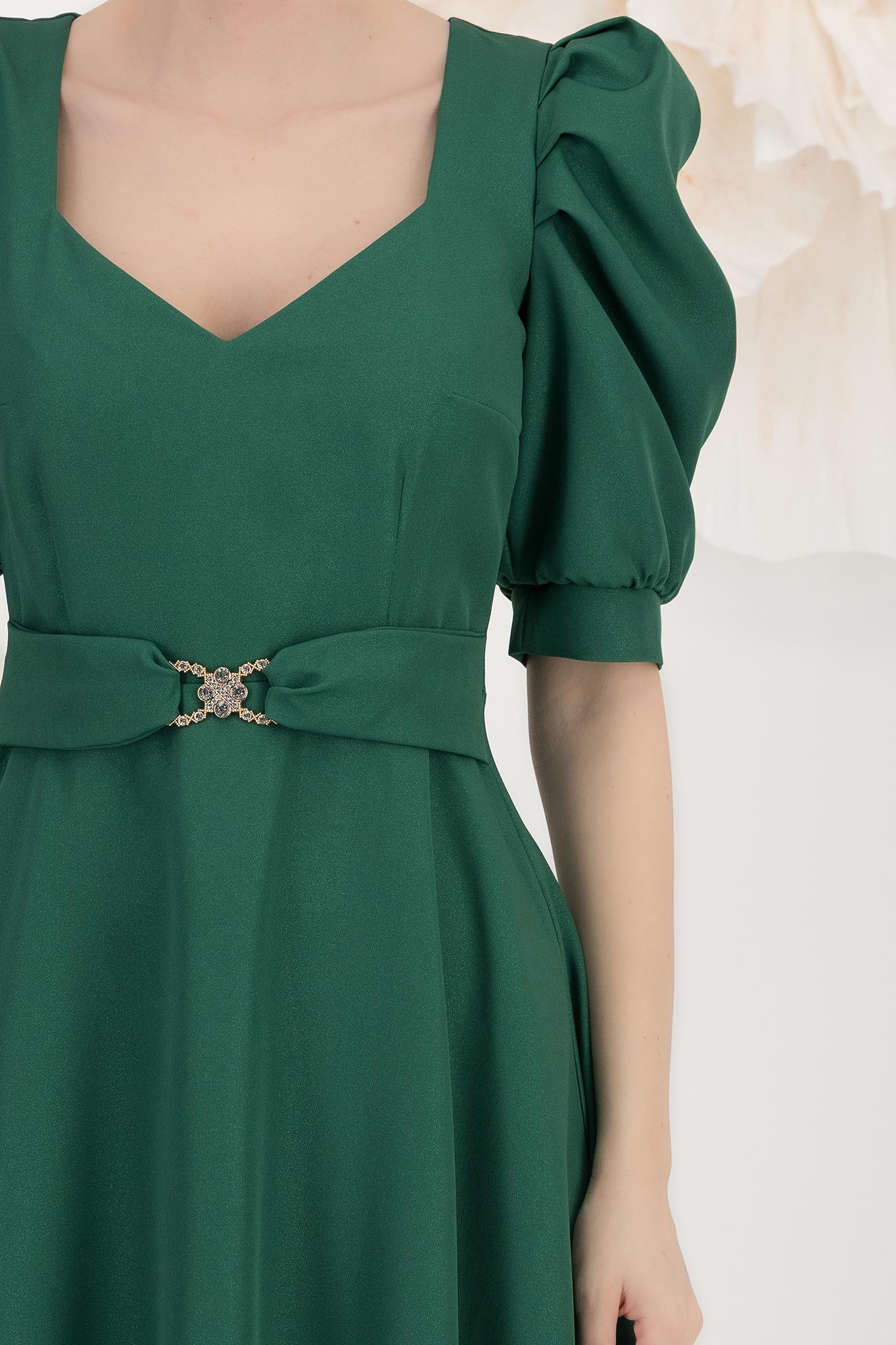 Rochie din stofa elastica cu sclipici verde midi in clos cu maneci bufante - StarShinerS 5 - StarShinerS.ro