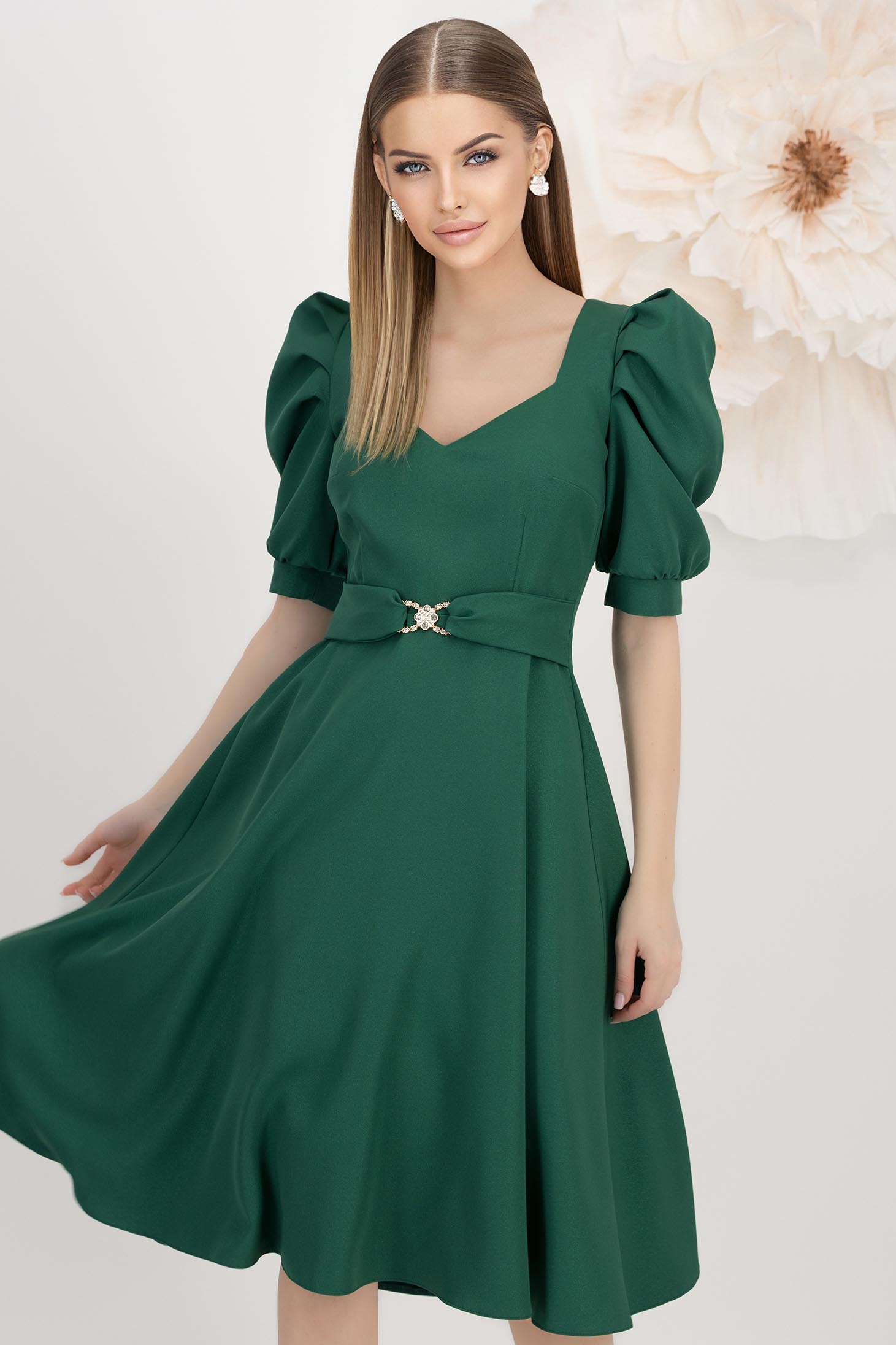 StarShinerS.ro Rochie din stofa elastica cu sclipici verde midi in clos cu maneci bufante - StarShinerS