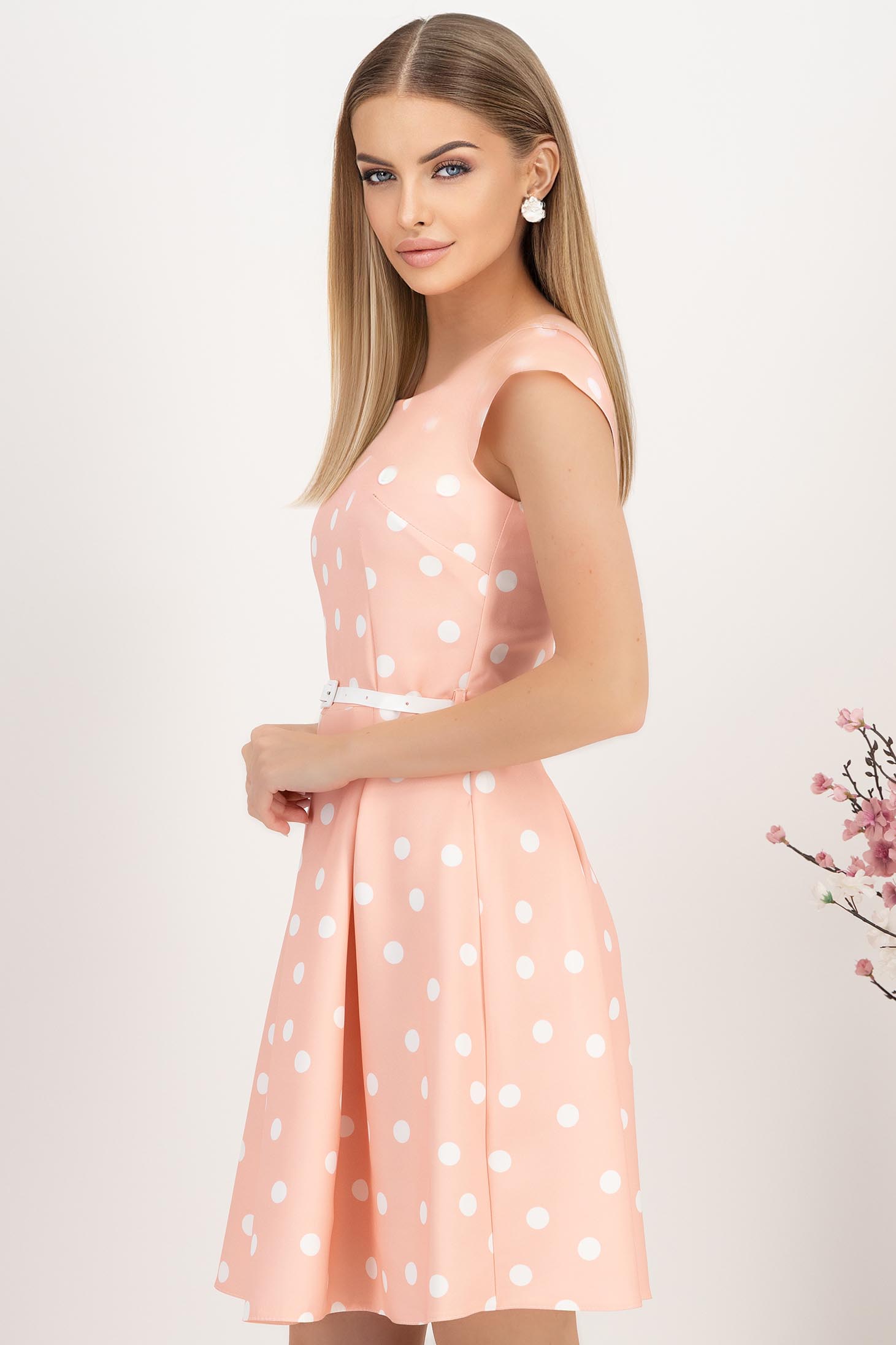 Rochie cu buline din stofa elastica corai in clos cu accesoriu tip curea 2 - StarShinerS.ro