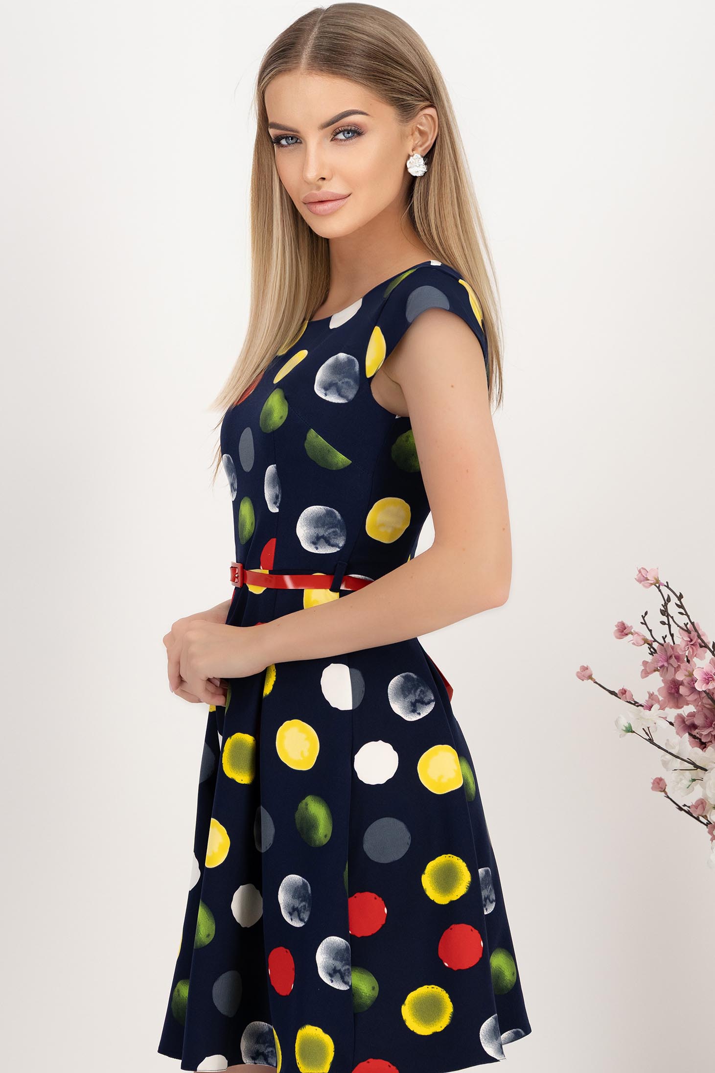 Rochie cu buline din stofa elastica bleumarin in clos cu accesoriu tip curea 2 - StarShinerS.ro