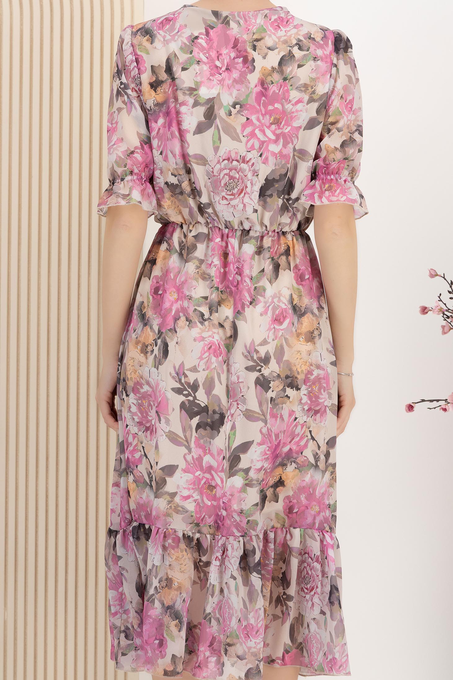 Rochie din voal roz midi in clos cu elastic in talie imprimata floral 6 - StarShinerS.ro