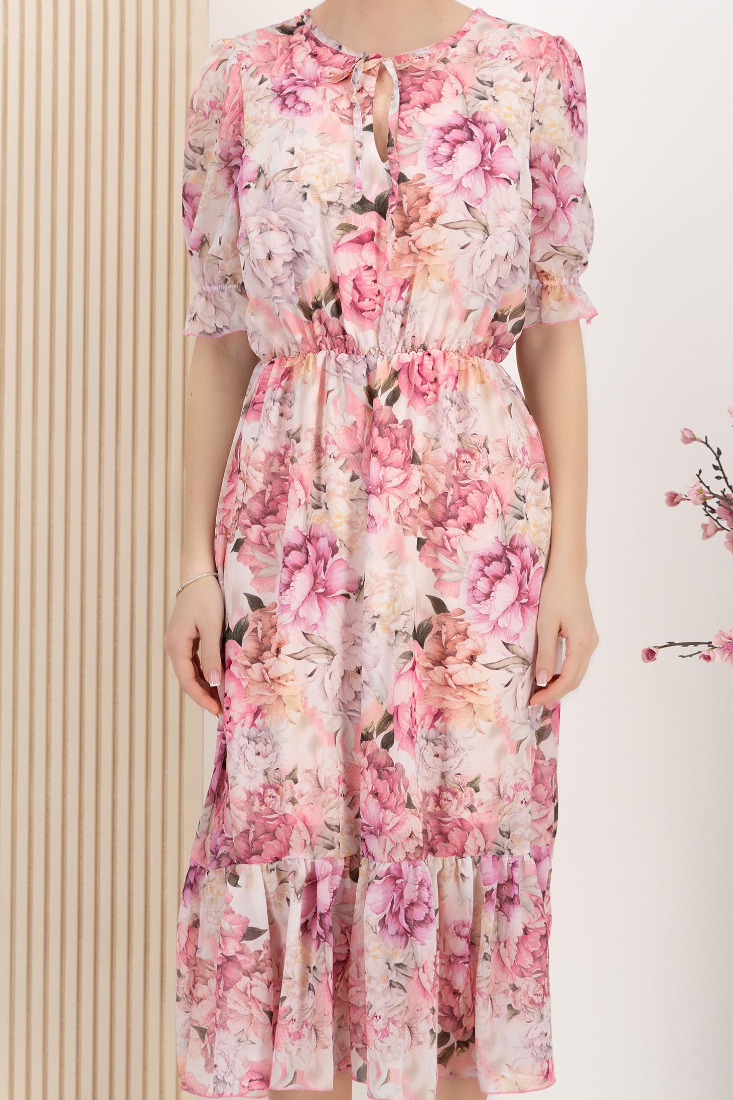 Rochie din voal roz-deschis midi in clos cu elastic in talie imprimata floral 4 - StarShinerS.ro