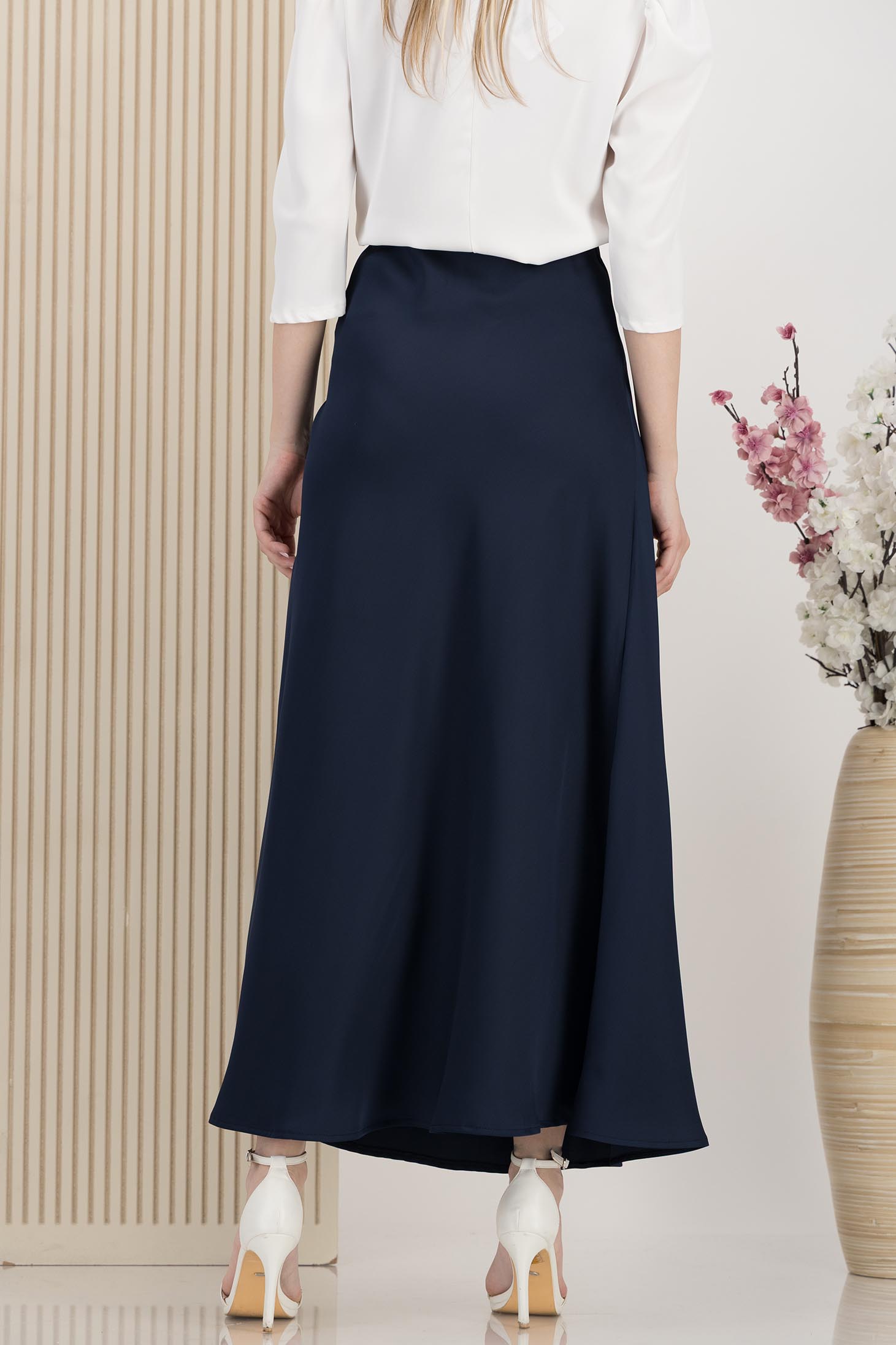 Fusta din satin bleumarin midi in clos cu elastic in talie 4 - StarShinerS.ro