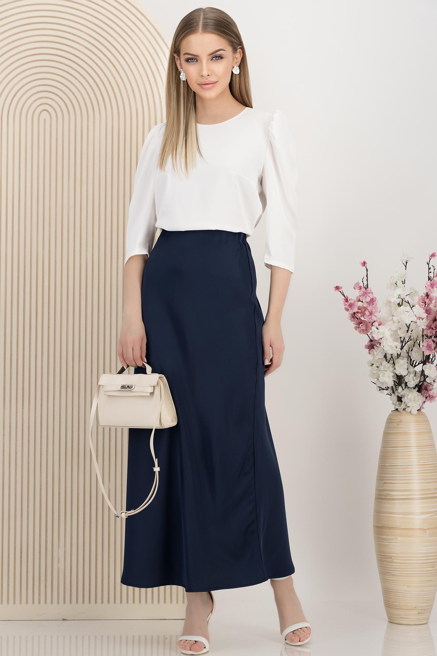 Fusta din satin bleumarin midi in clos cu elastic in talie 2 - StarShinerS.ro