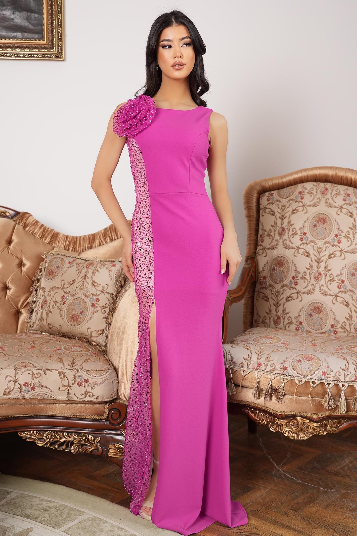 StarShinerS.ro Rochie tip sirena din crep si paiete fuchsia cu detaliu pe umar - StarShinerS