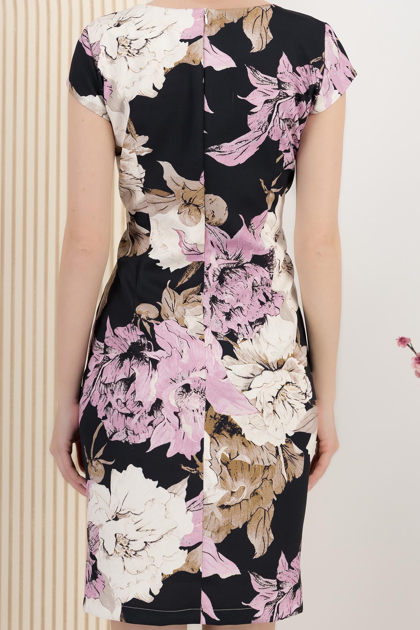 Rochie din stofa elastica scurta cu un croi drept si imprimeu floral 5 - StarShinerS.ro