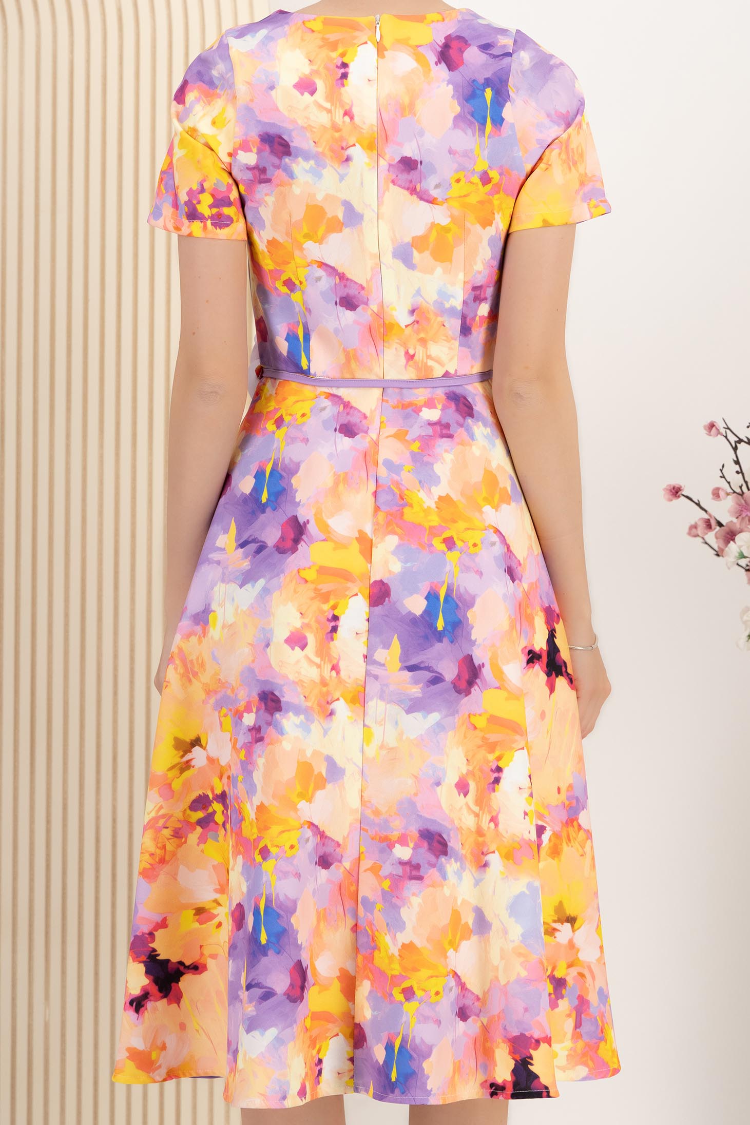 Rochie din stofa elastica multicolora midi in clos accesorizata cu cordon si buzunare laterale 6 - StarShinerS.ro
