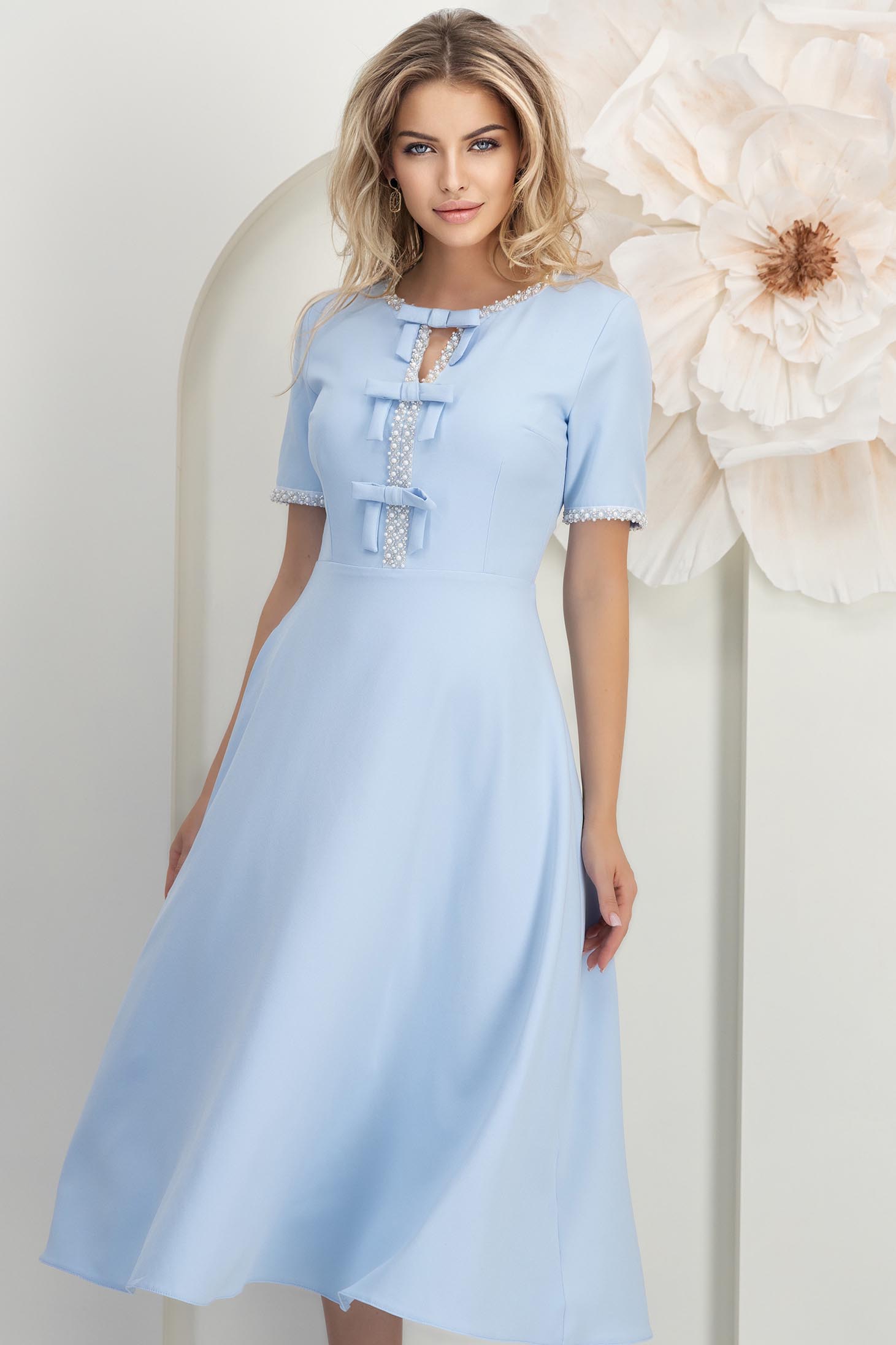StarShinerS.ro Rochie din stofa albastru-deschis midi in clos cu fundite ,perle si pietre strass- StarShinerS