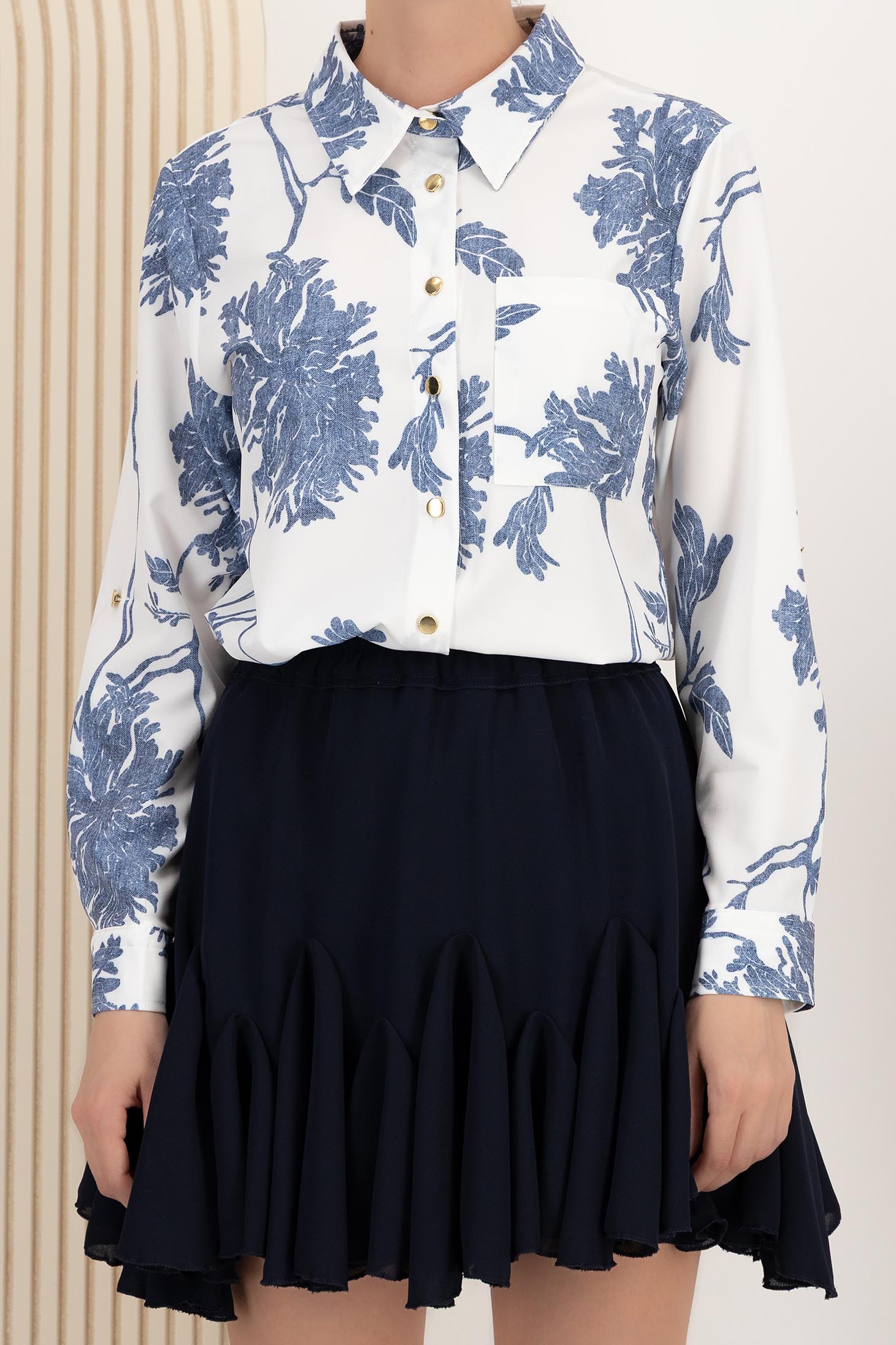 Camasa dama din material subtire matasos cu croi larg imprimata floral 4 - StarShinerS.ro
