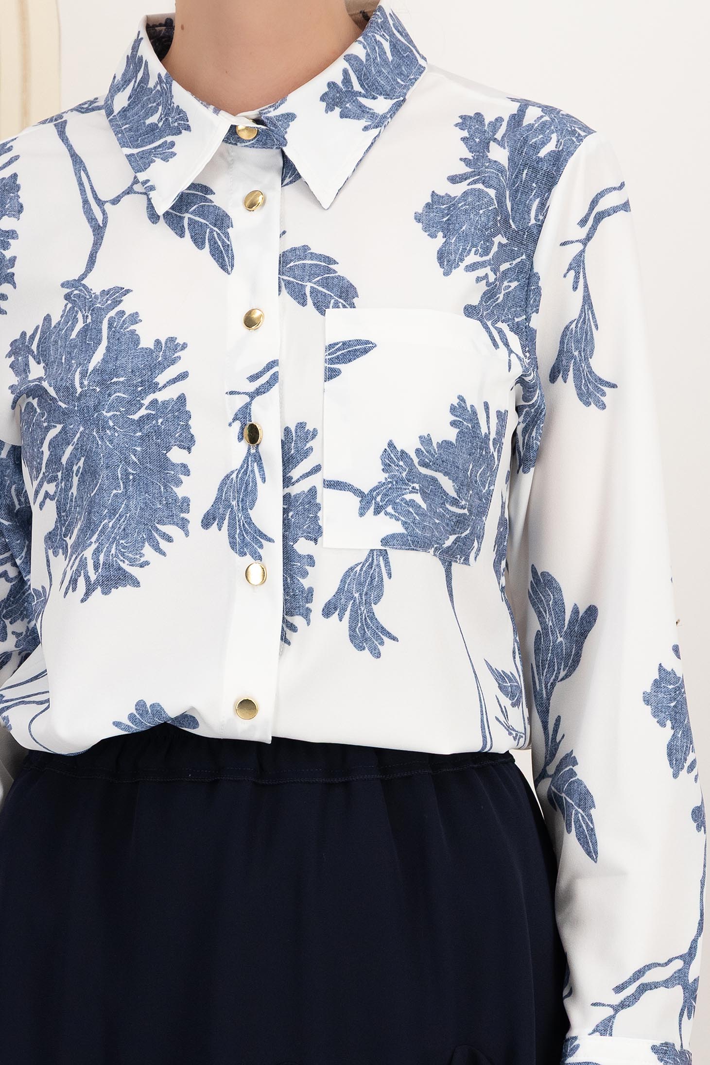 Camasa dama din material subtire matasos cu croi larg imprimata floral 6 - StarShinerS.ro