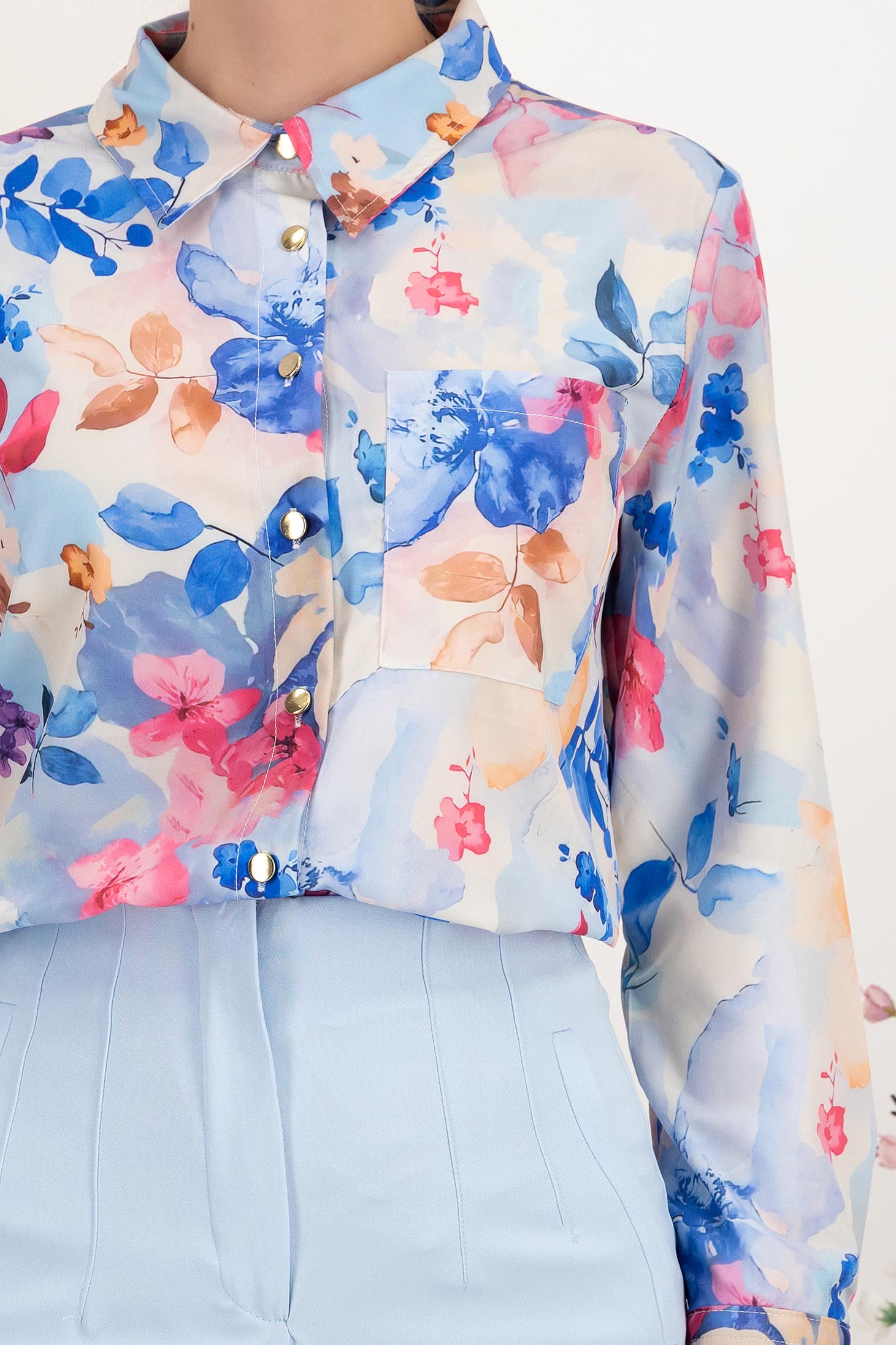 Camasa dama din material subtire matasos cu croi larg imprimata floral 6 - StarShinerS.ro