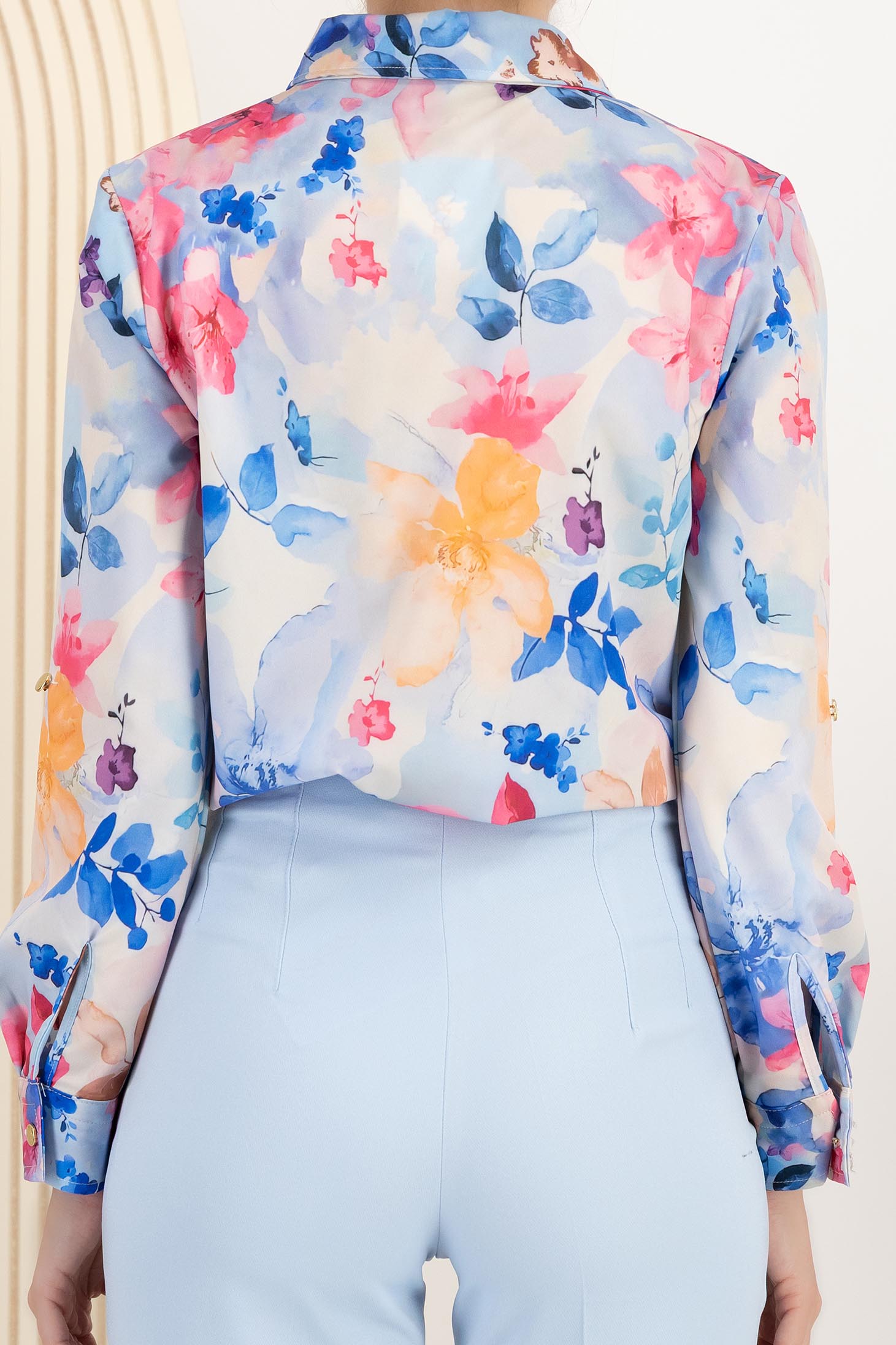 Camasa dama din material subtire matasos cu croi larg imprimata floral 5 - StarShinerS.ro