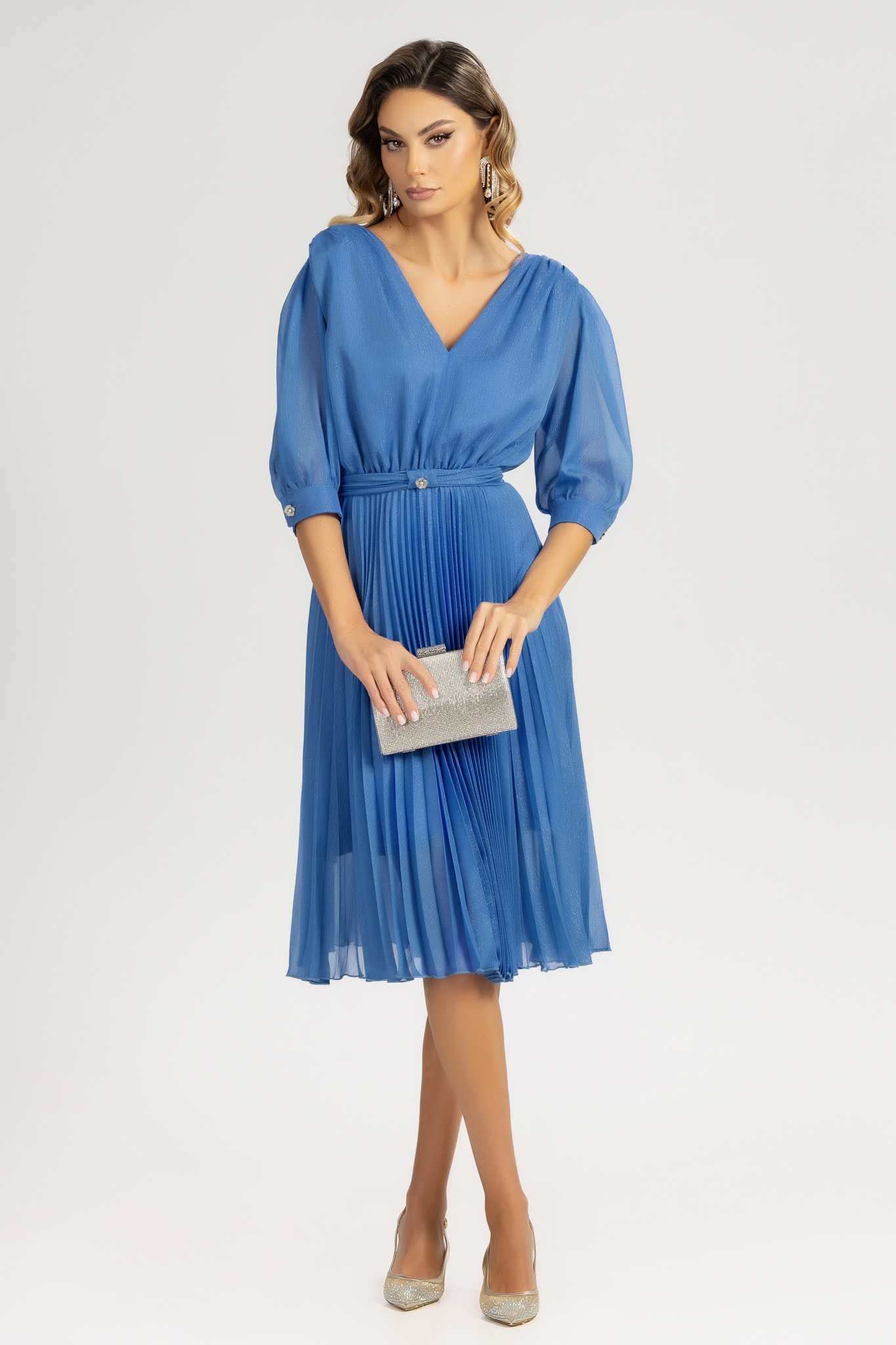 Rochie plisata din voal cu fir lurex albastru-deschis in clos cu elastic in talie si maneci bufante 3 - StarShinerS.ro