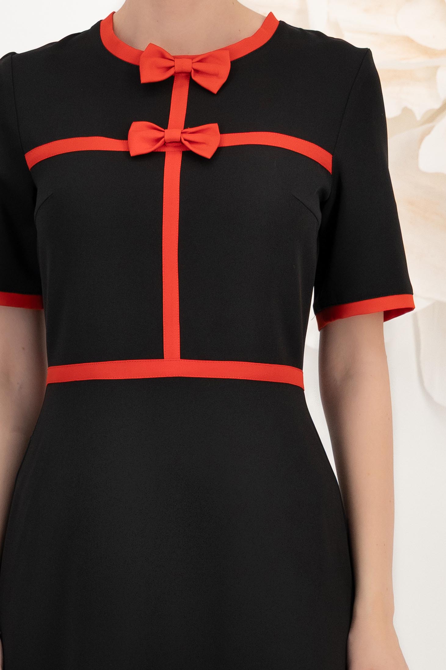 Rochie din stofa elastica neagra midi in clos accesorizata cu fundite contrastante - StarShinerS 6 - StarShinerS.ro