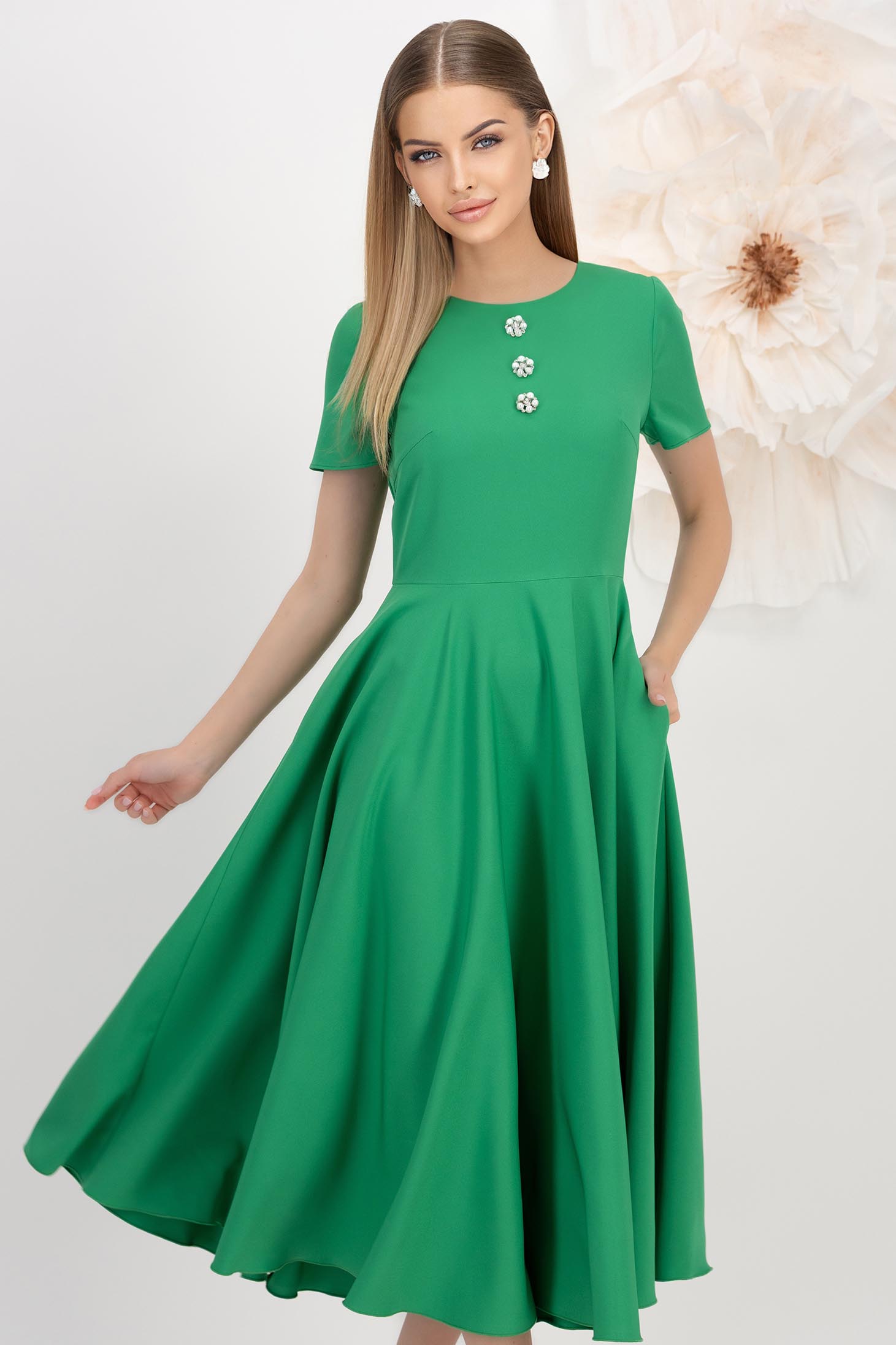 StarShinerS.ro Rochie din stofa elastica verde midi in clos cu nasturi decorativi si buzunare laterale - StarShinerS