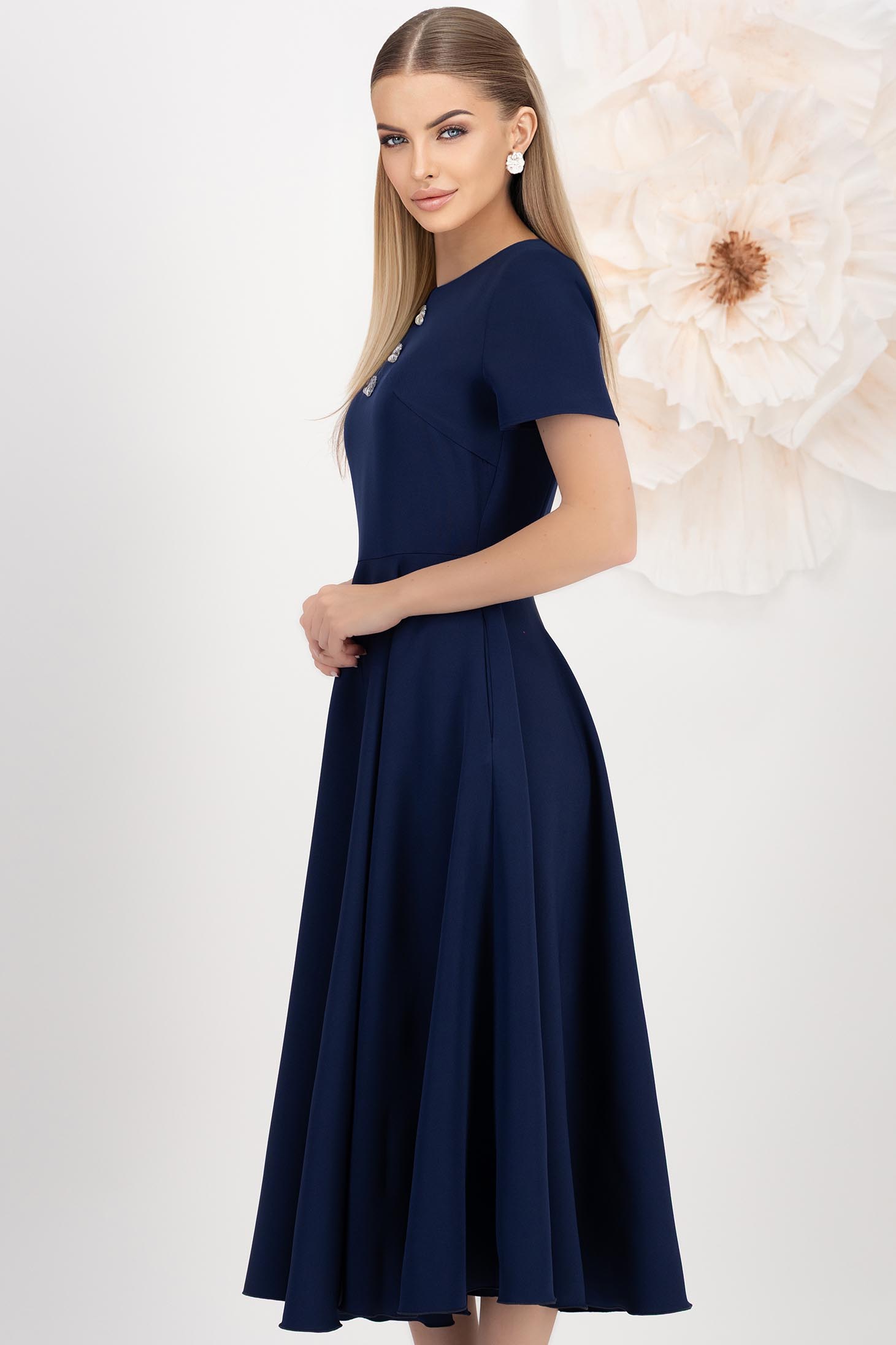 Rochie din stofa elastica bleumarin midi in clos cu nasturi decorativi si buzunare laterale - StarShinerS 2 - StarShinerS.ro