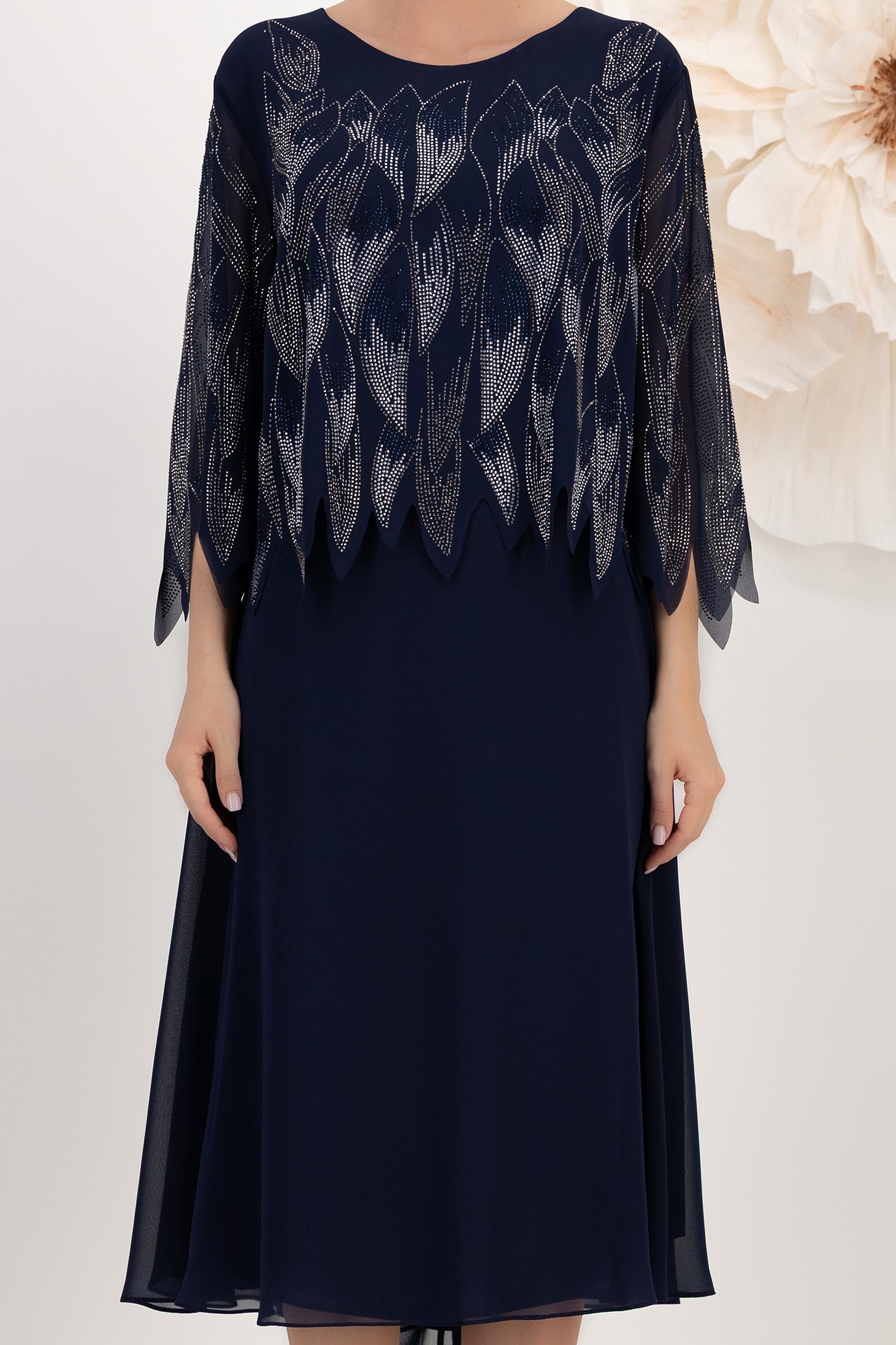 Rochie din voal bleumarin midi in clos cu capa nedetasabila cu aplicatii stralucitoare 4 - StarShinerS.ro