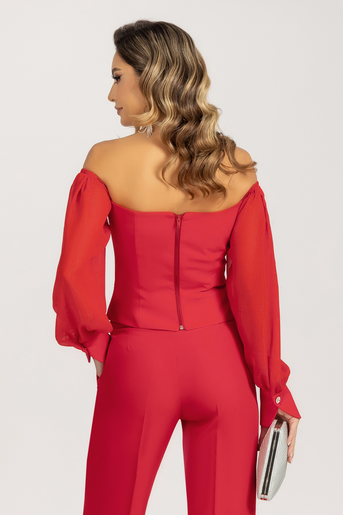 Bluza dama tip corset din stofa elastica rosie cu umeri goi si maneci bufante din voal cu fir stralucitor 3 - StarShinerS.ro