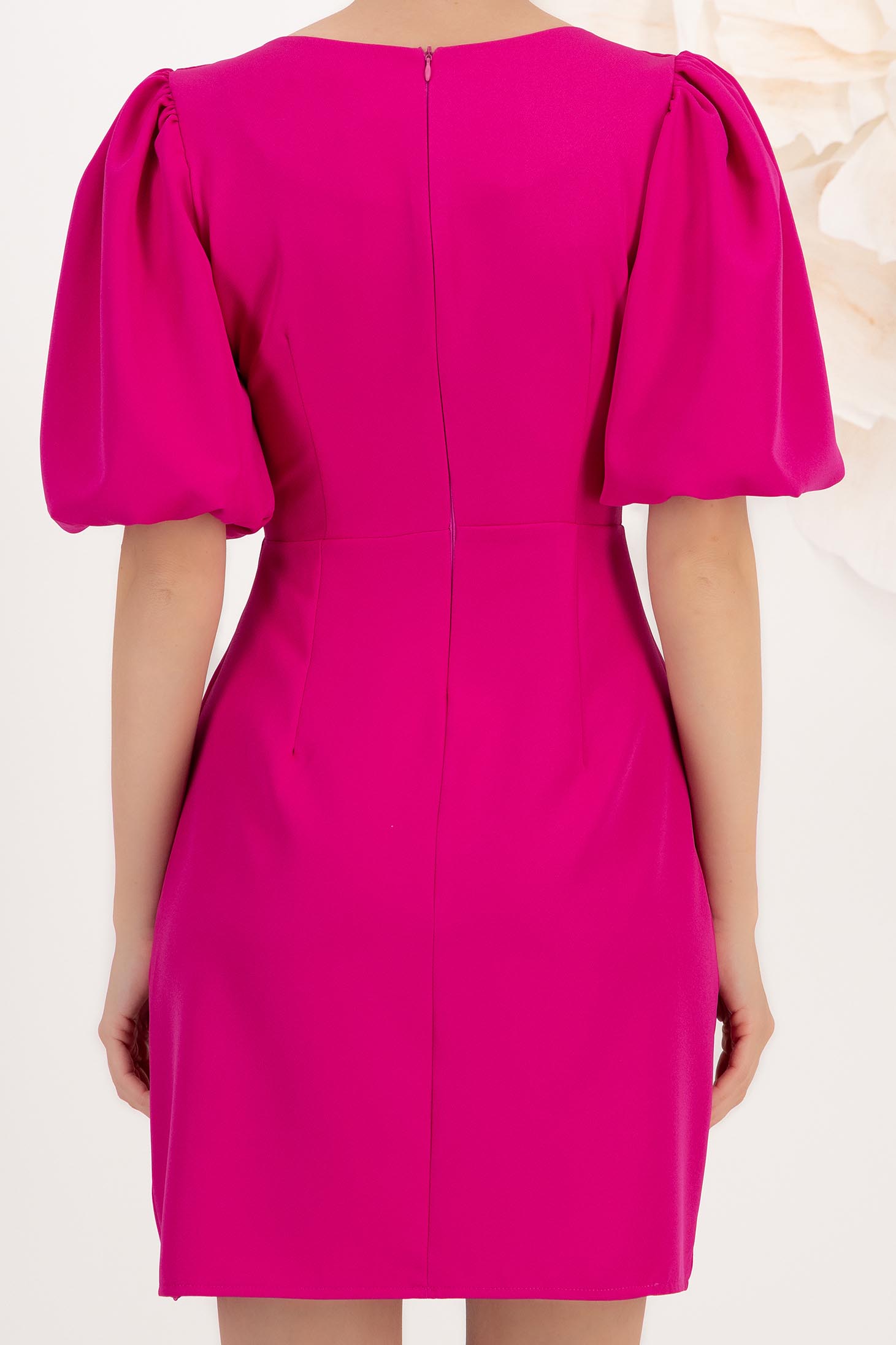Rochie din stofa elastica fuchsia scurta tip creion cu maneci bufante accesorizata cu fundite - StarShinerS 5 - StarShinerS.ro