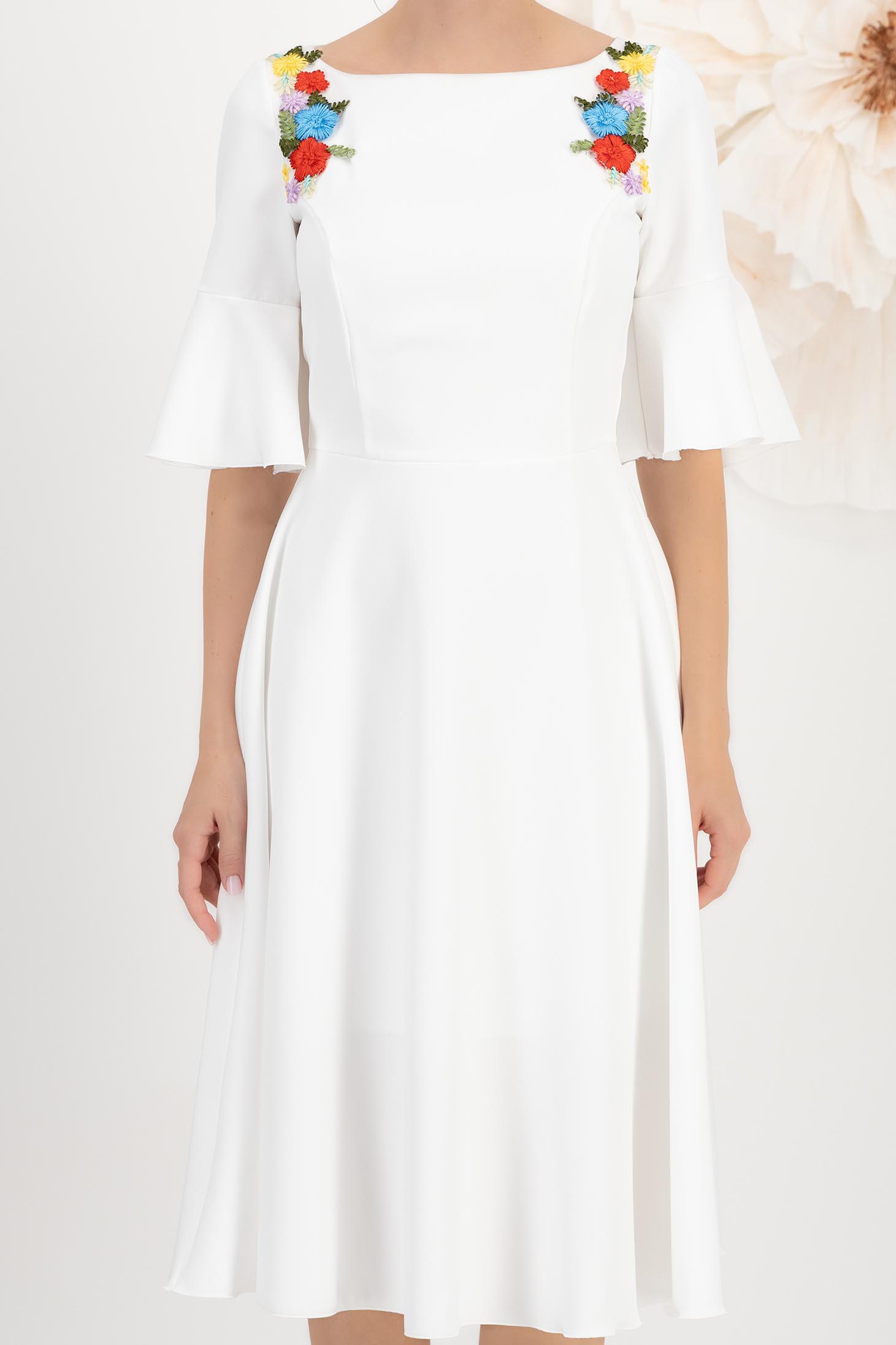 Rochie din stofa elastica ivoire midi in clos cu broderie florala unica - StarShinerS 4 - StarShinerS.ro