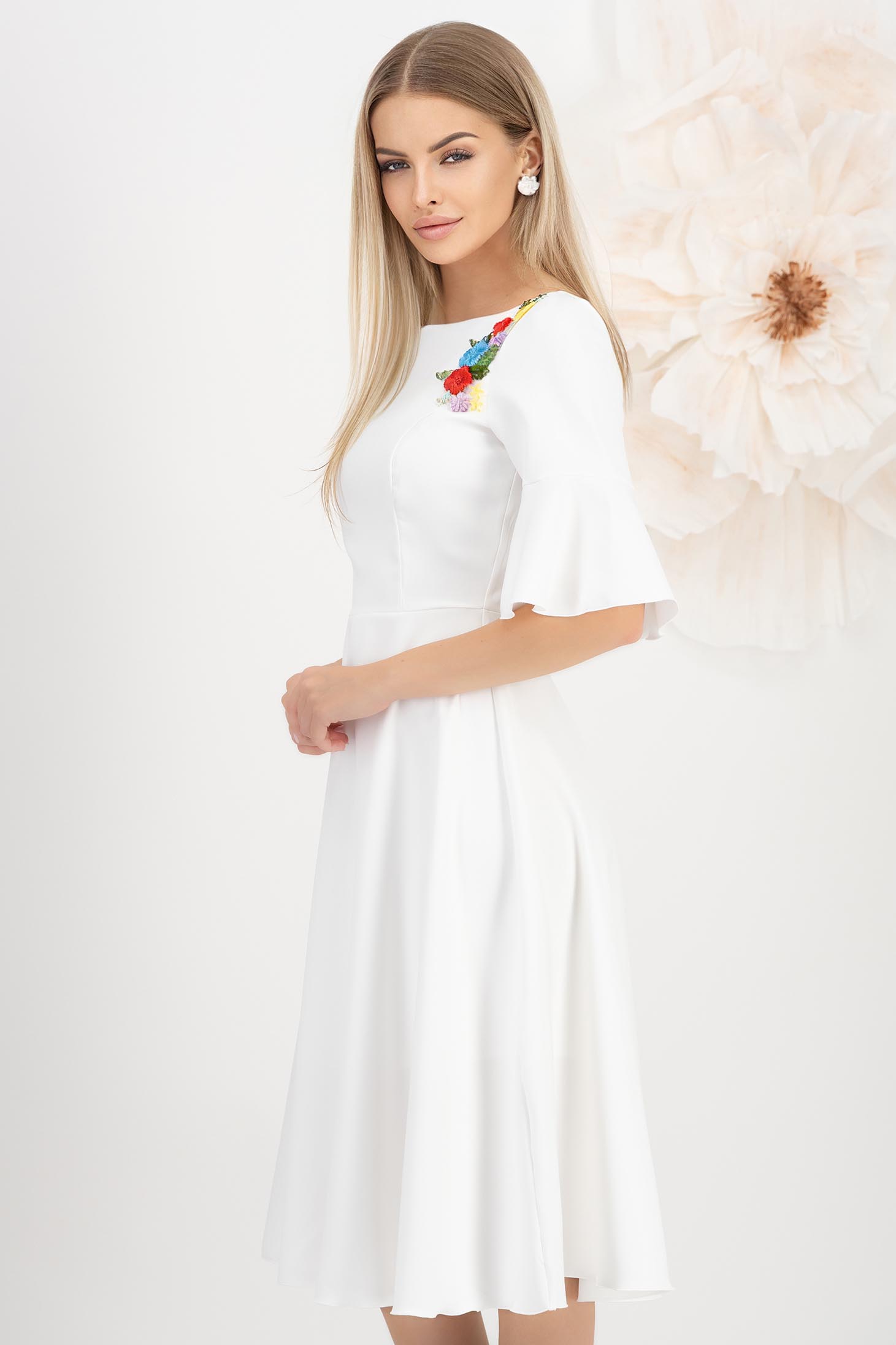 Rochie din stofa elastica ivoire midi in clos cu broderie florala unica - StarShinerS 2 - StarShinerS.ro