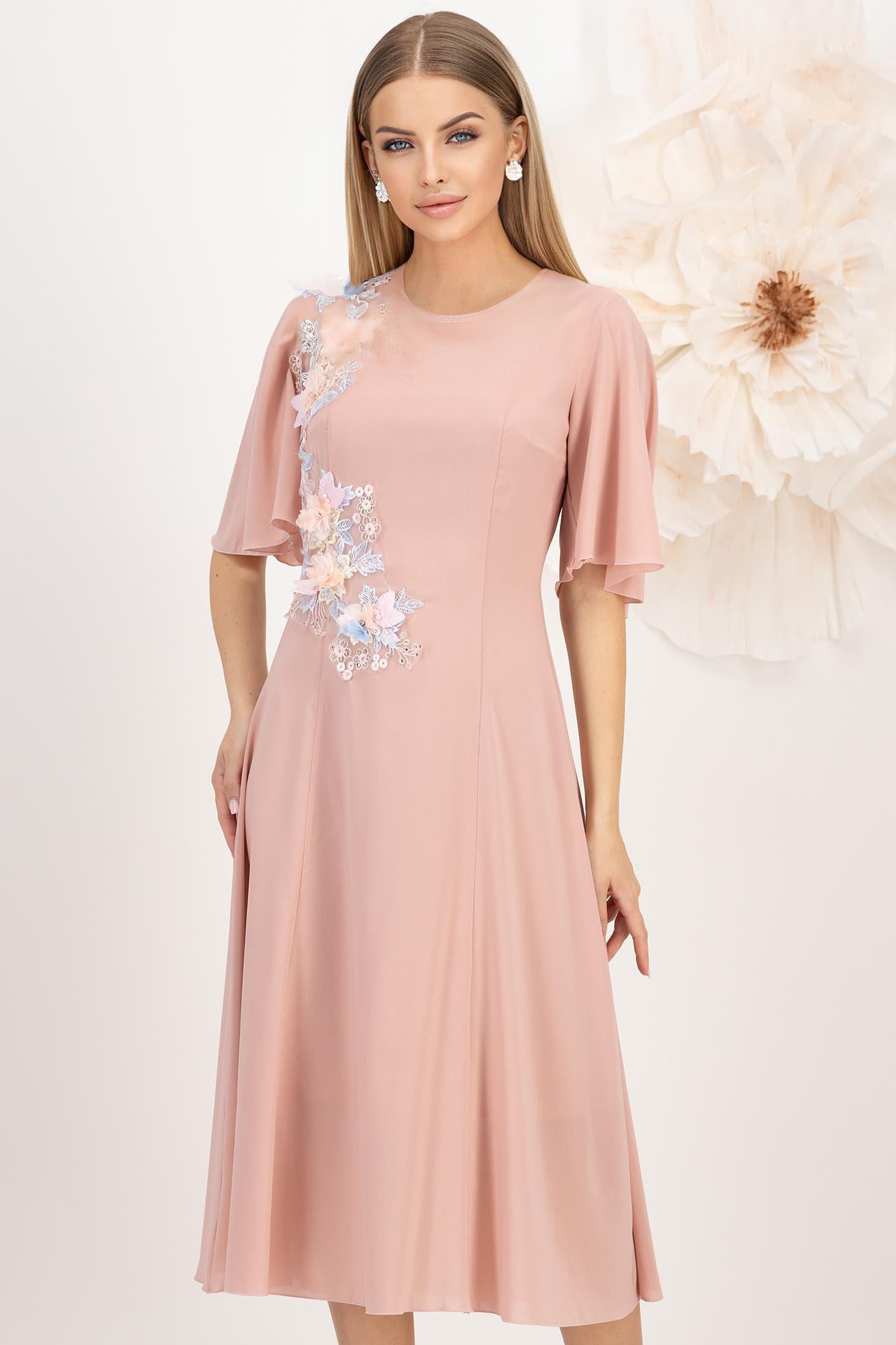 StarShinerS.ro Rochie din voal roz pudra midi in clos cu aplicatii de dantela cu efect 3d - StarShinerS