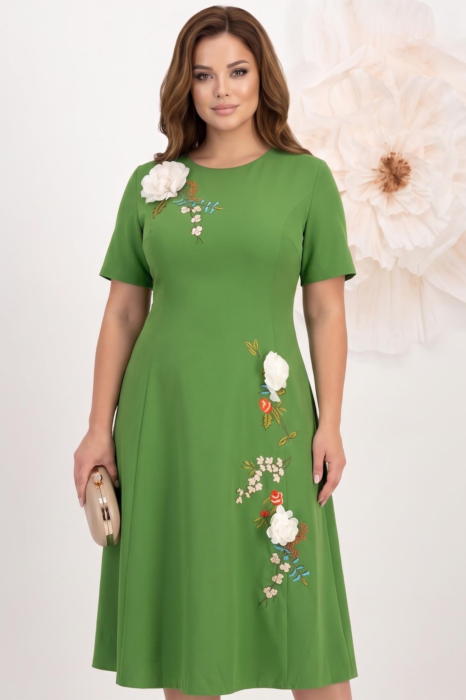 Rochie verde midi in clos cu detalii brodate si flori 3D - StarShinerS 1 - StarShinerS.ro