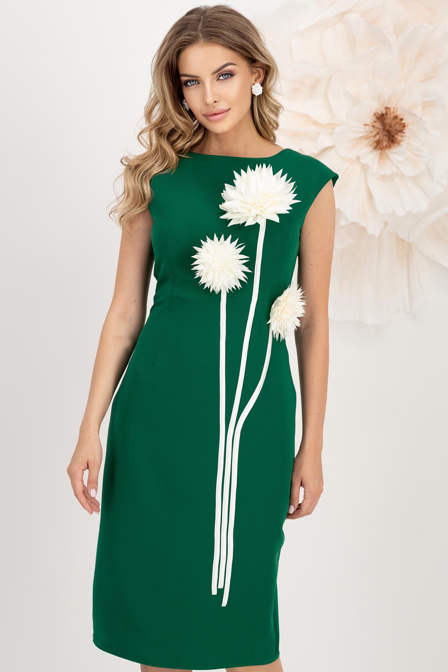 StarShinerS.ro Rochie din stofa elastica verde midi tip creion accesorizata cu 3 brose maxi florale - StarShinerS