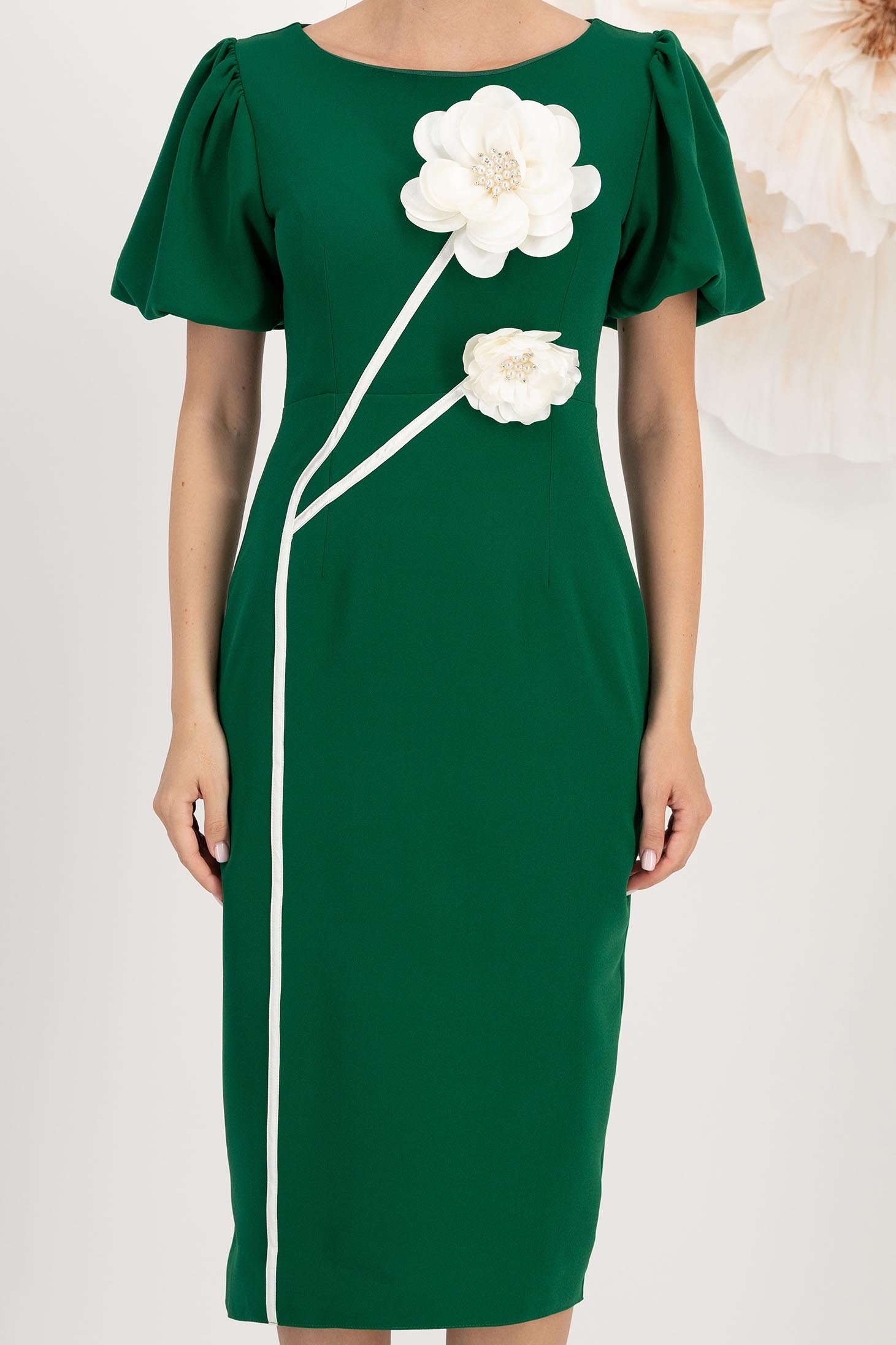Rochie din stofa elastica verde midi tip creion cu maneci bufante si brose florale 3D - StarShinerS 4 - StarShinerS.ro