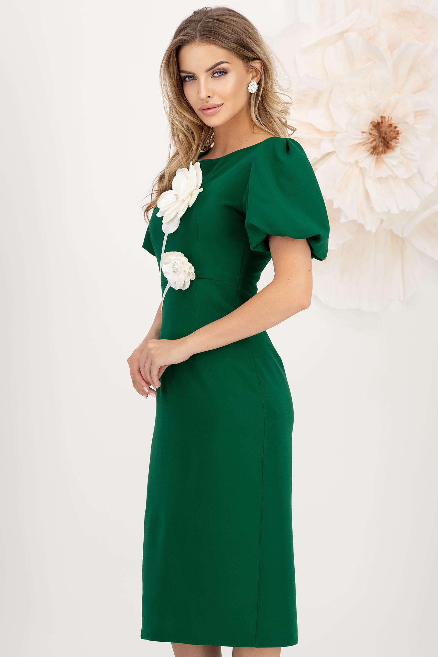 Rochie din stofa elastica verde midi tip creion cu maneci bufante si brose florale 3D - StarShinerS 2 - StarShinerS.ro