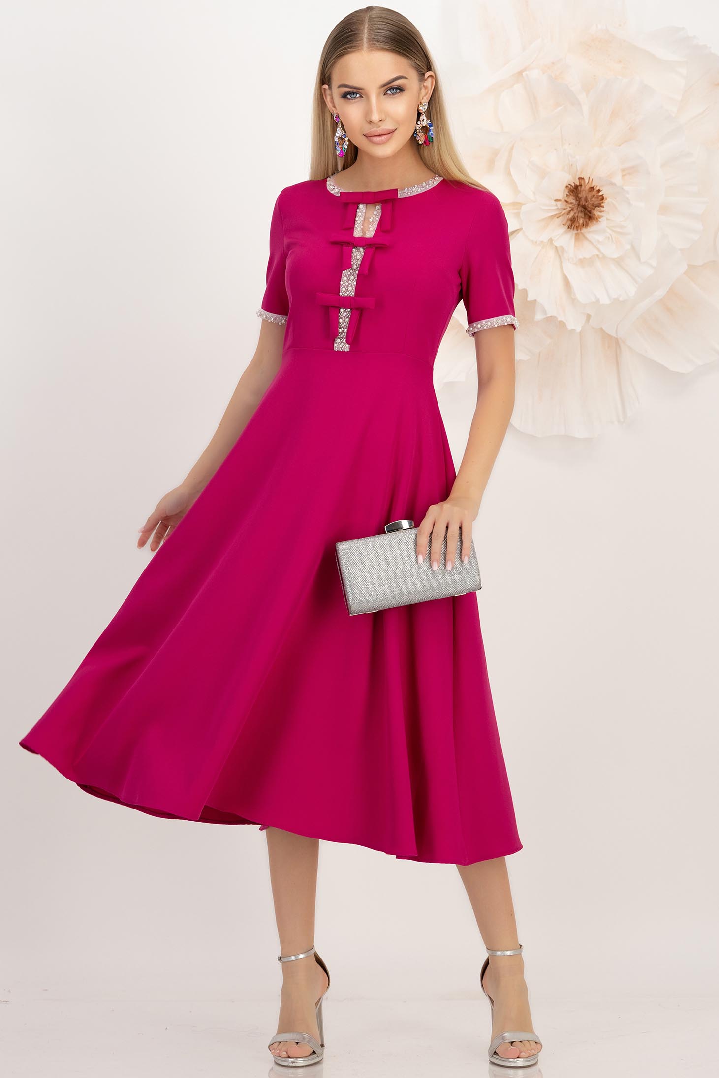 StarShinerS.ro Rochie din stofa fuchsia midi in clos cu fundite, perle si pietre strass- StarShinerS