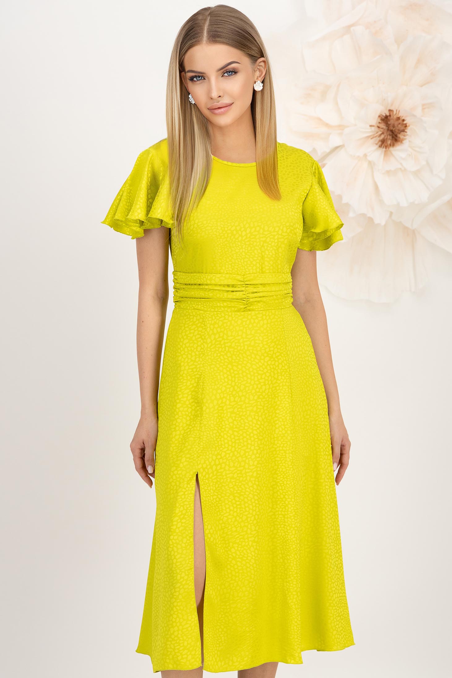 Rochie din satin verde lime midi in clos crapata pe picior cu volanase la umeri - StarShinerS