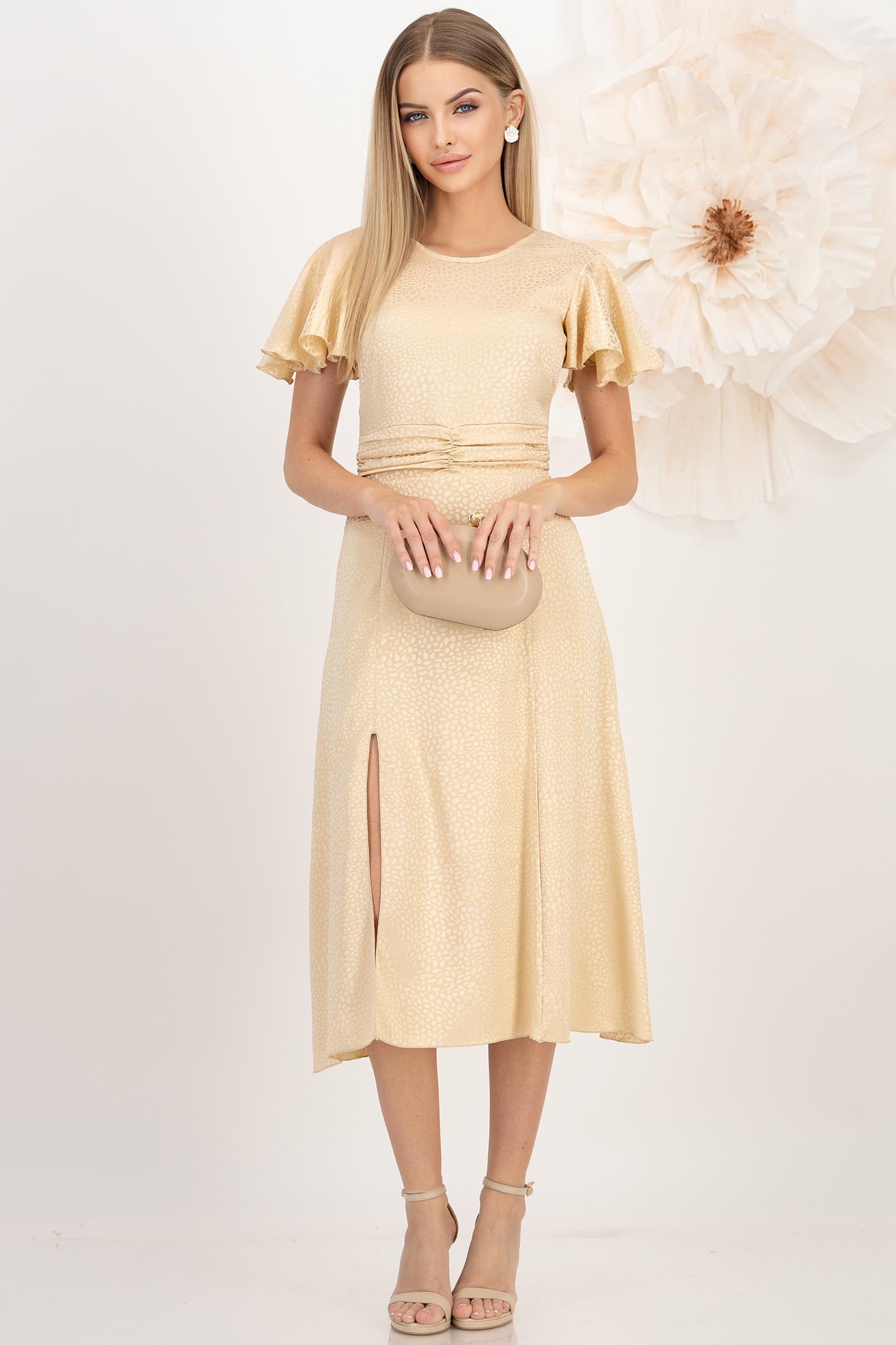 StarShinerS.ro Rochie din satin bej midi in clos crapata pe picior cu volanase la umeri - StarShinerS