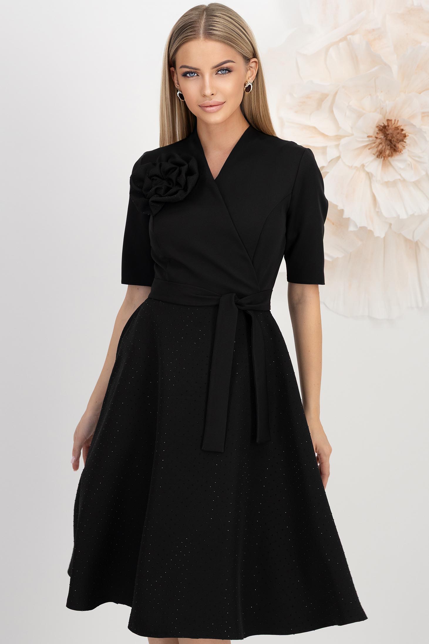 StarShinerS.ro Rochie din stofa elastica neagra midi in clos accesorizata cu brosa si pietre strass - StarShinerS