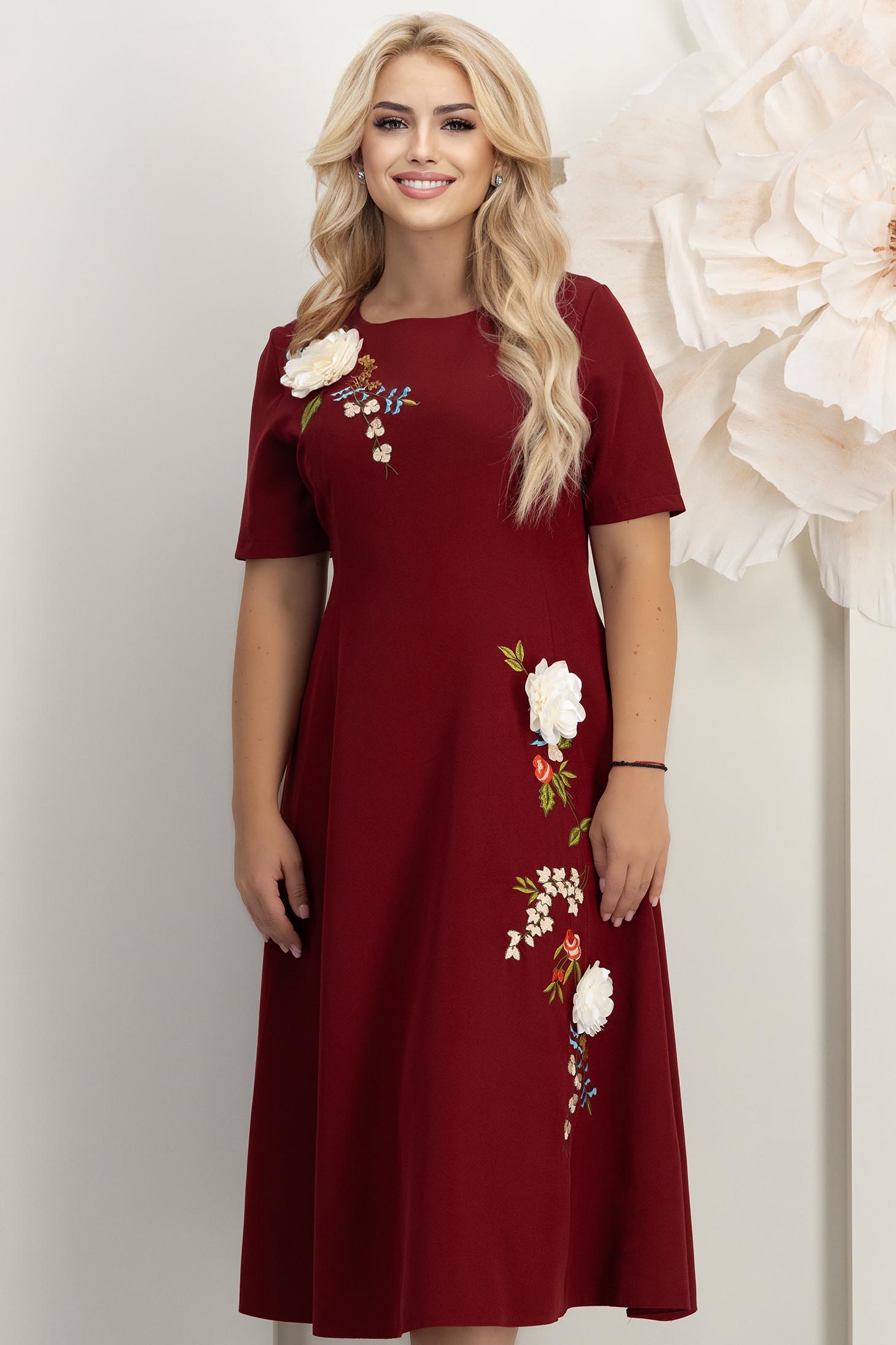 StarShinerS.ro Rochie din stofa elastica visinie midi in clos cu detalii brodate si flori 3D - StarShinerS