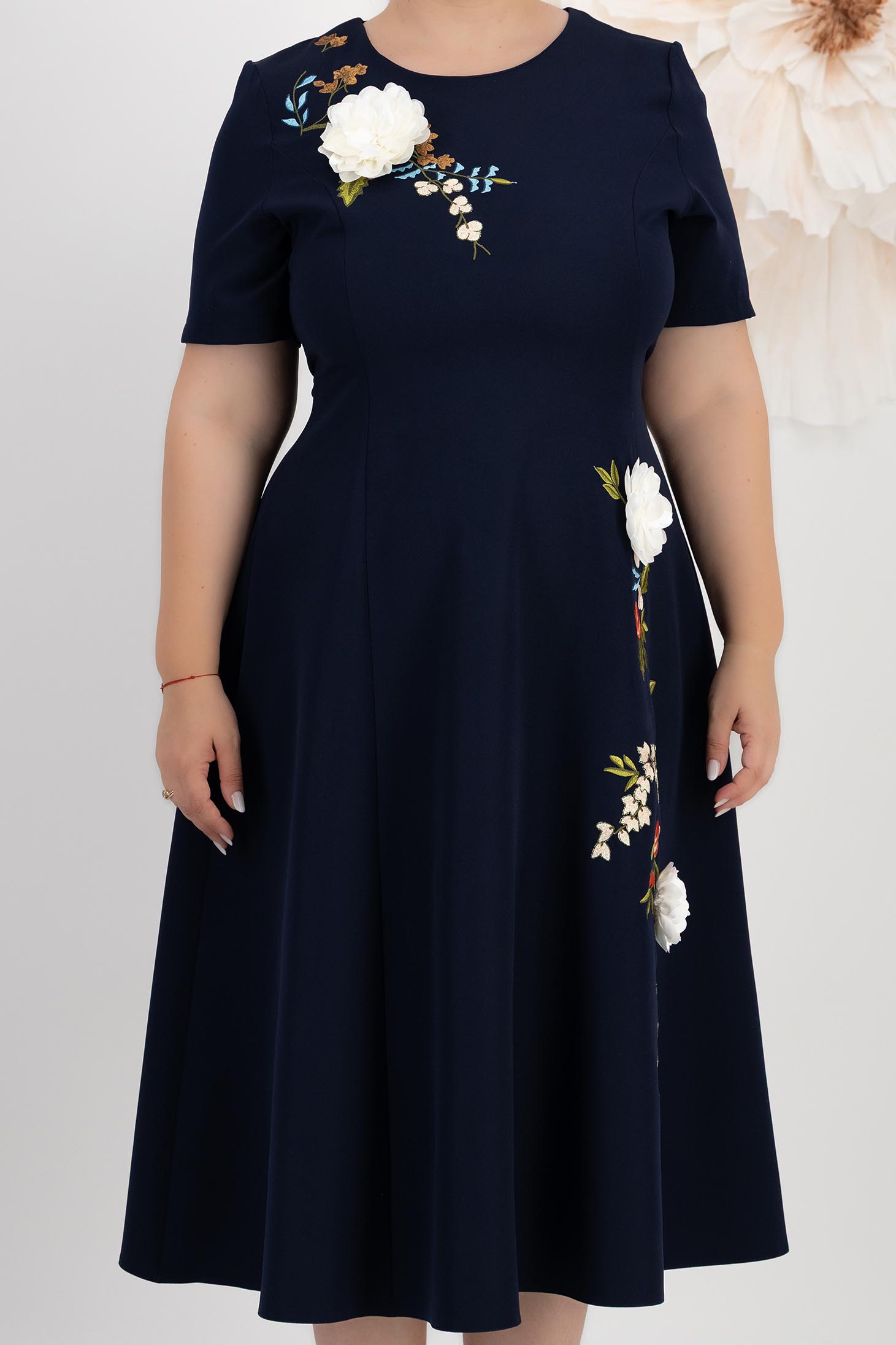 Rochie din stofa elastica bleumarin midi in clos cu detalii brodate si flori 3D - StarShinerS 5 - StarShinerS.ro
