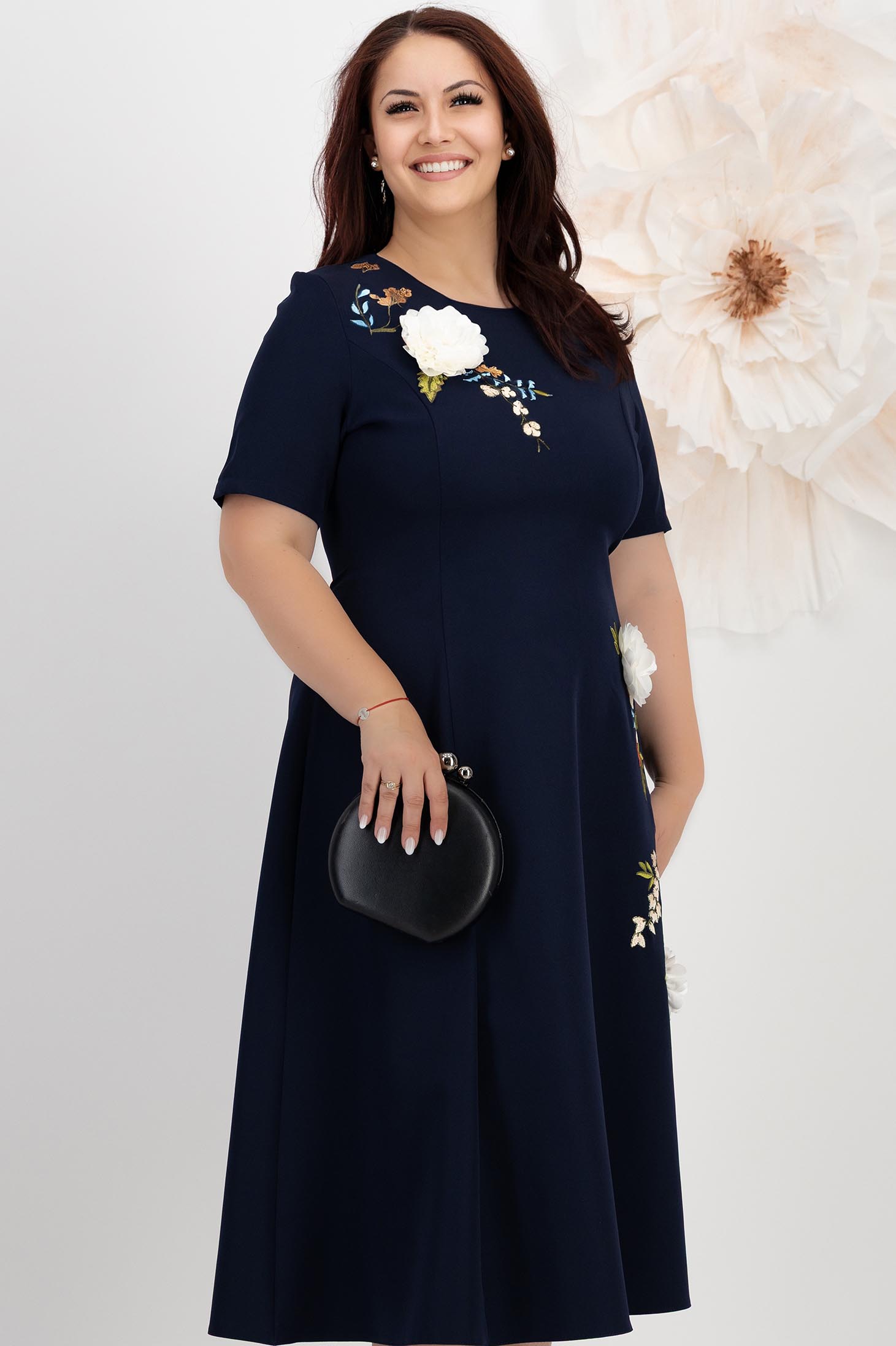 Rochie din stofa elastica bleumarin midi in clos cu detalii brodate si flori 3D - StarShinerS 3 - StarShinerS.ro