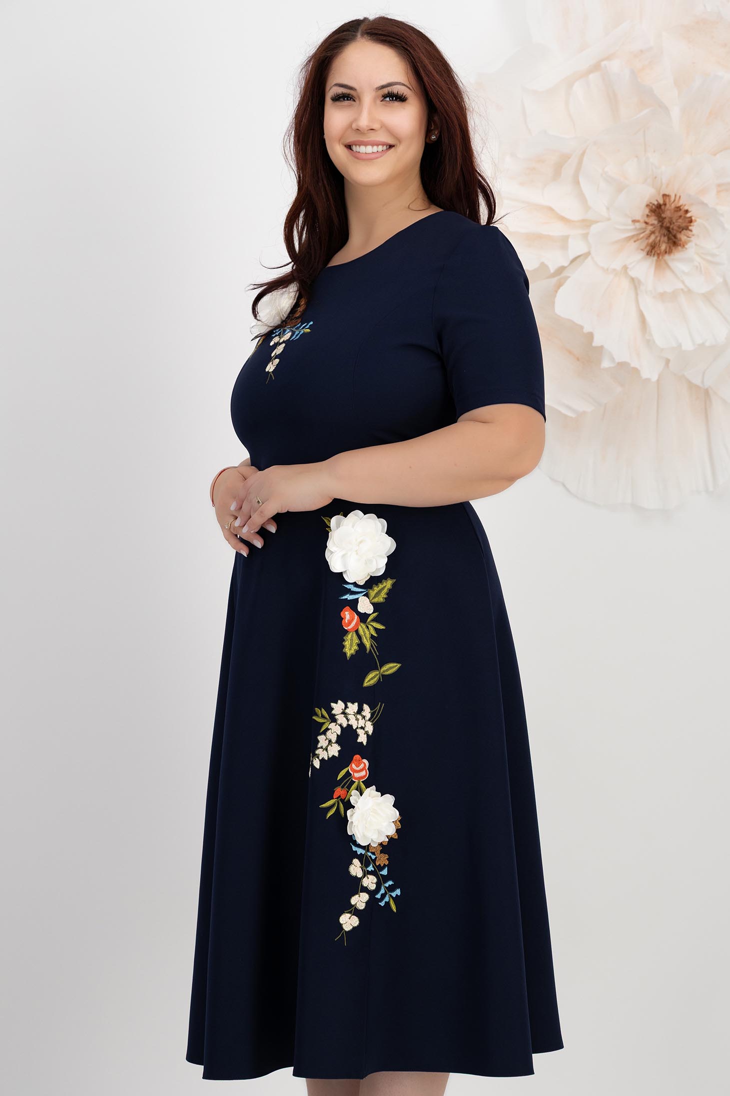 Rochie din stofa elastica bleumarin midi in clos cu detalii brodate si flori 3D - StarShinerS 2 - StarShinerS.ro
