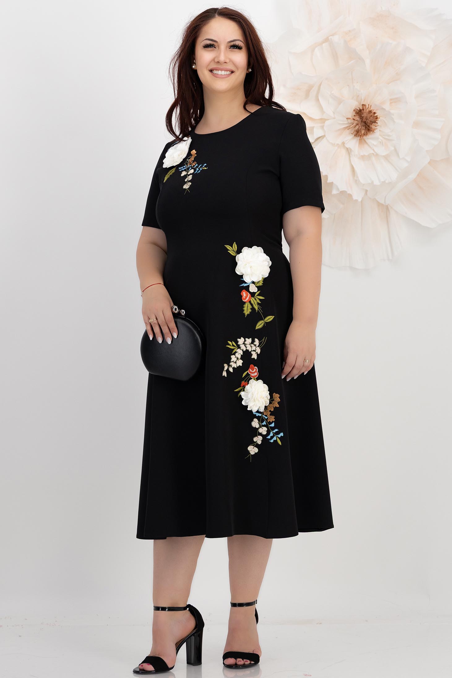 Rochie din stofa elastica neagra midi in clos cu detalii brodate si flori 3D - StarShinerS 3 - StarShinerS.ro