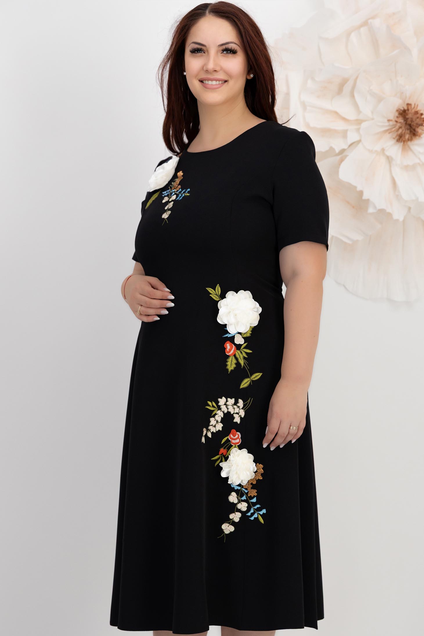 Rochie din stofa elastica neagra midi in clos cu detalii brodate si flori 3D - StarShinerS 2 - StarShinerS.ro