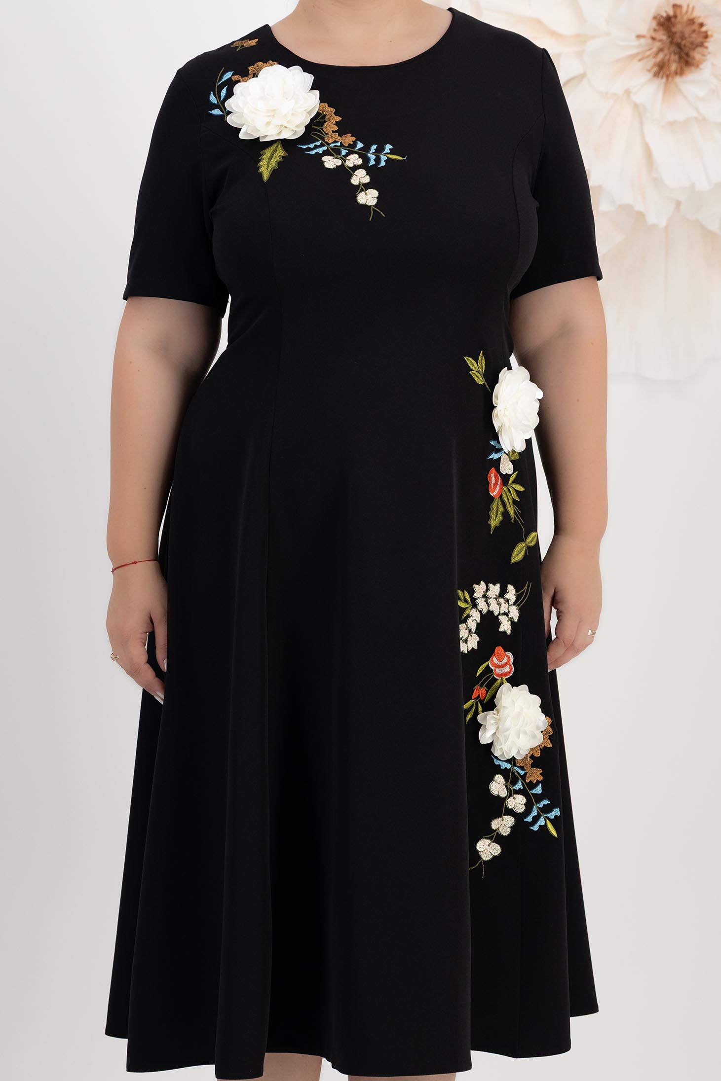 Rochie din stofa elastica neagra midi in clos cu detalii brodate si flori 3D - StarShinerS 4 - StarShinerS.ro