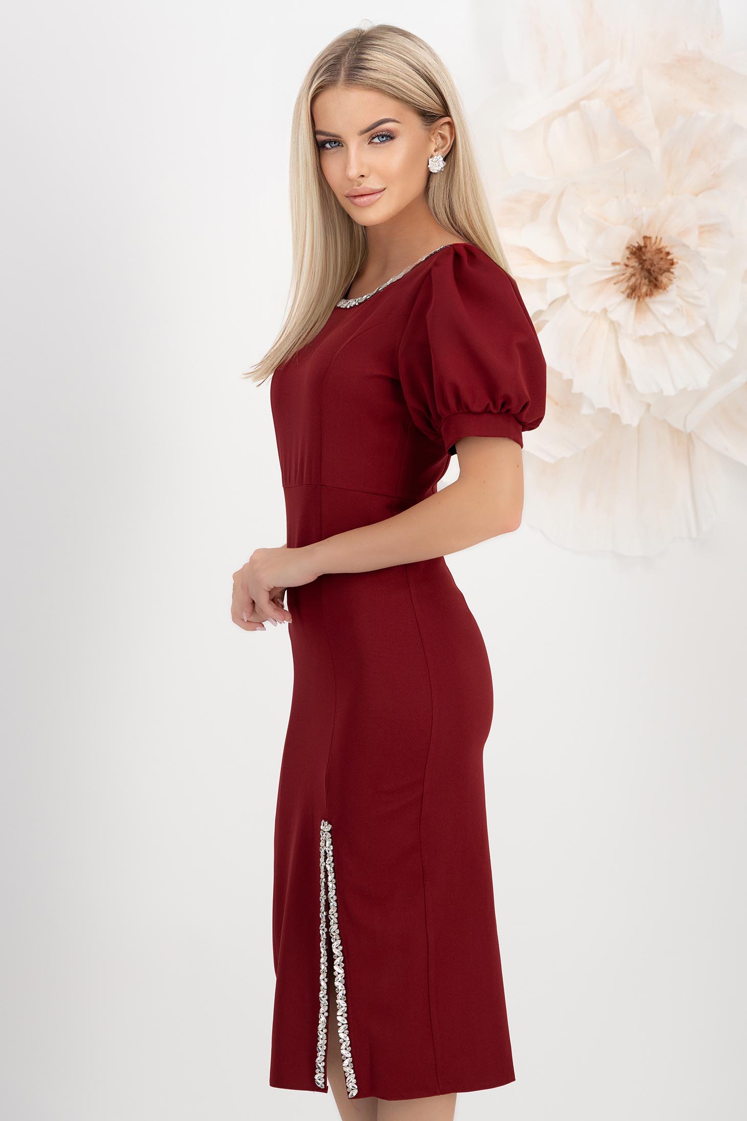 Rochie din stofa elastica visinie midi tip creion cu maneci bufante si aplicatii stralucitoare cu pietre strass - StarShinerS 2 - StarShinerS.ro