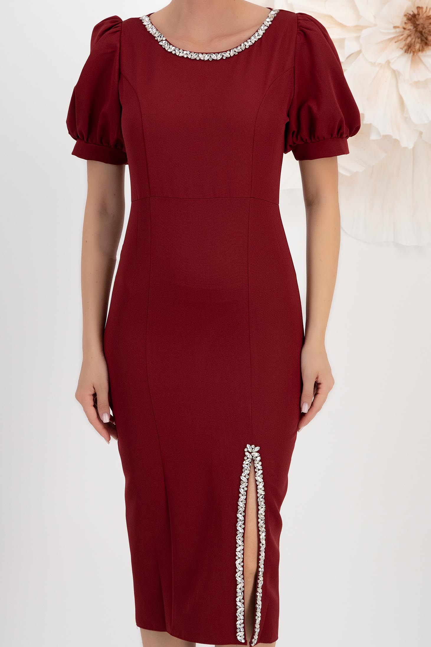 Rochie din stofa elastica visinie midi tip creion cu maneci bufante si aplicatii stralucitoare cu pietre strass - StarShinerS 4 - StarShinerS.ro