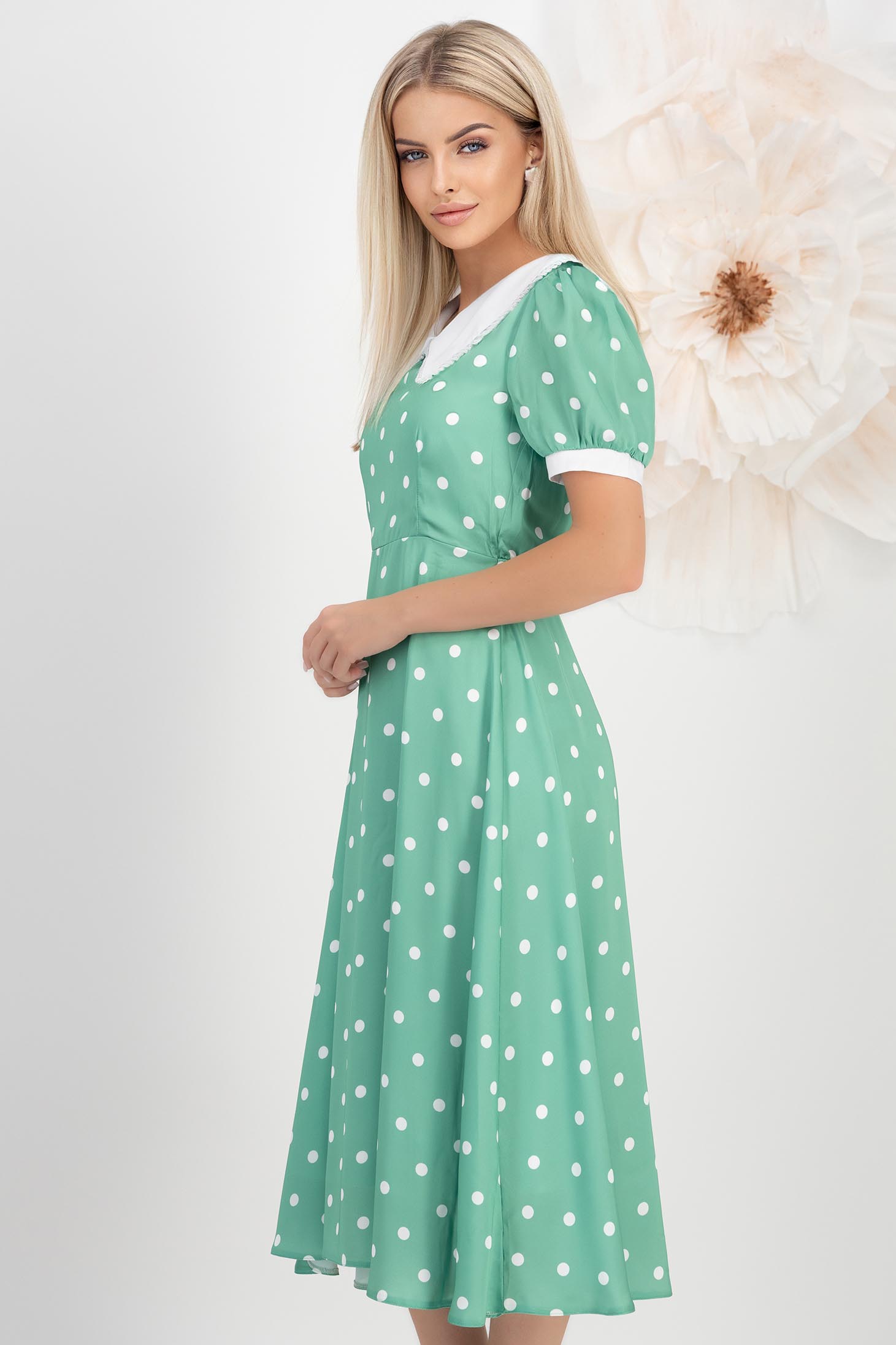 Rochie din satin verde midi in clos cu elastic in talie la spate si guler contrastant cu fir stralucitor - StarShinerS 2 - StarShinerS.ro