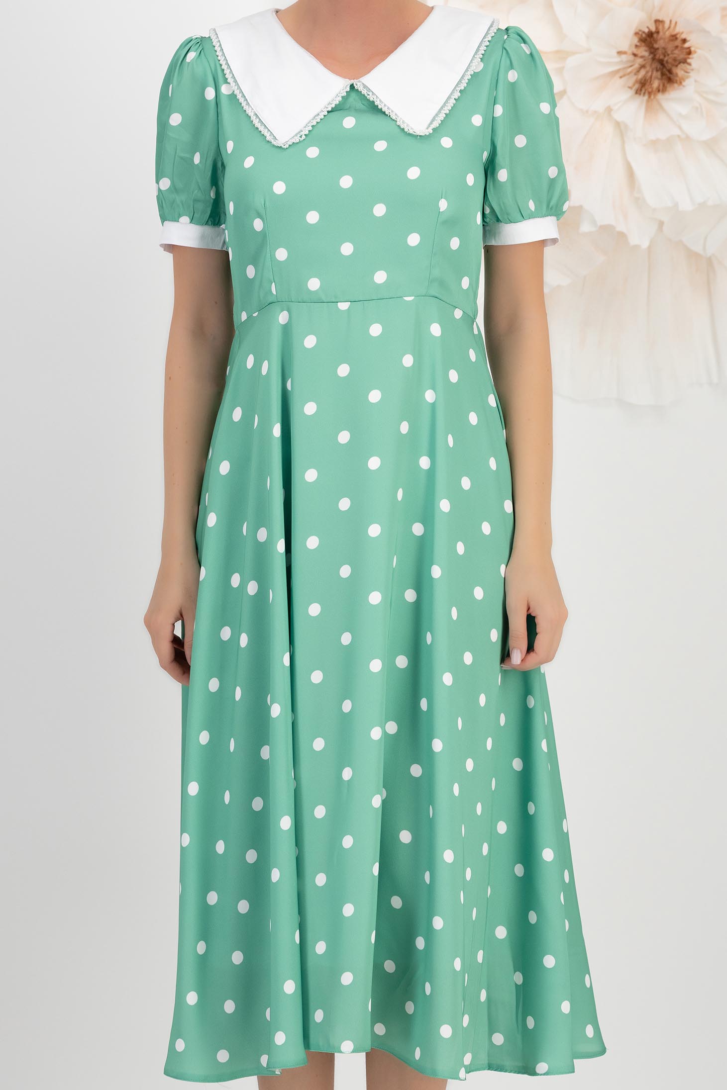Rochie din satin verde midi in clos cu elastic in talie la spate si guler contrastant cu fir stralucitor - StarShinerS 4 - StarShinerS.ro